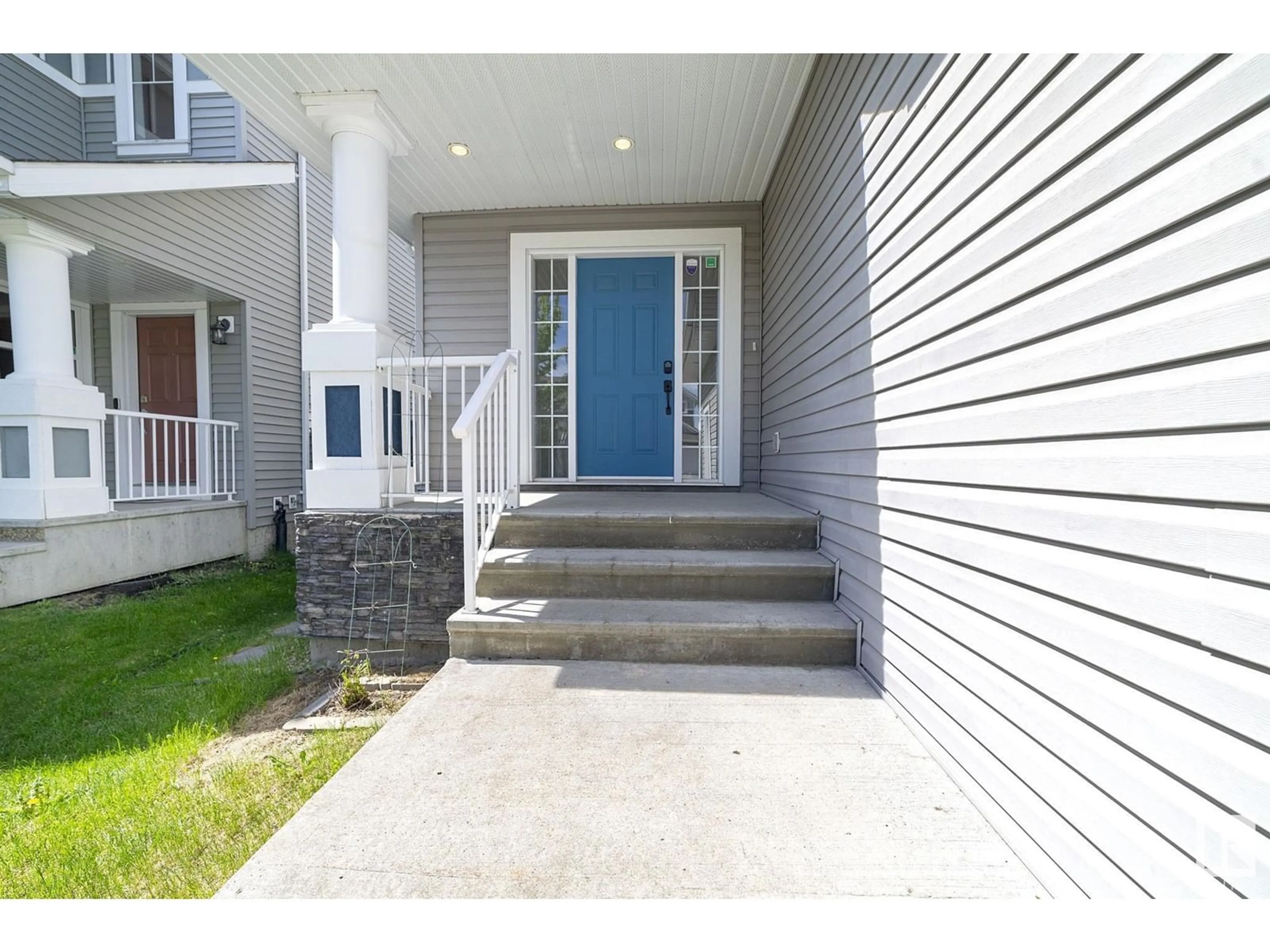 Indoor entryway for SW - 1128 72 ST, Edmonton Alberta T6X0N8