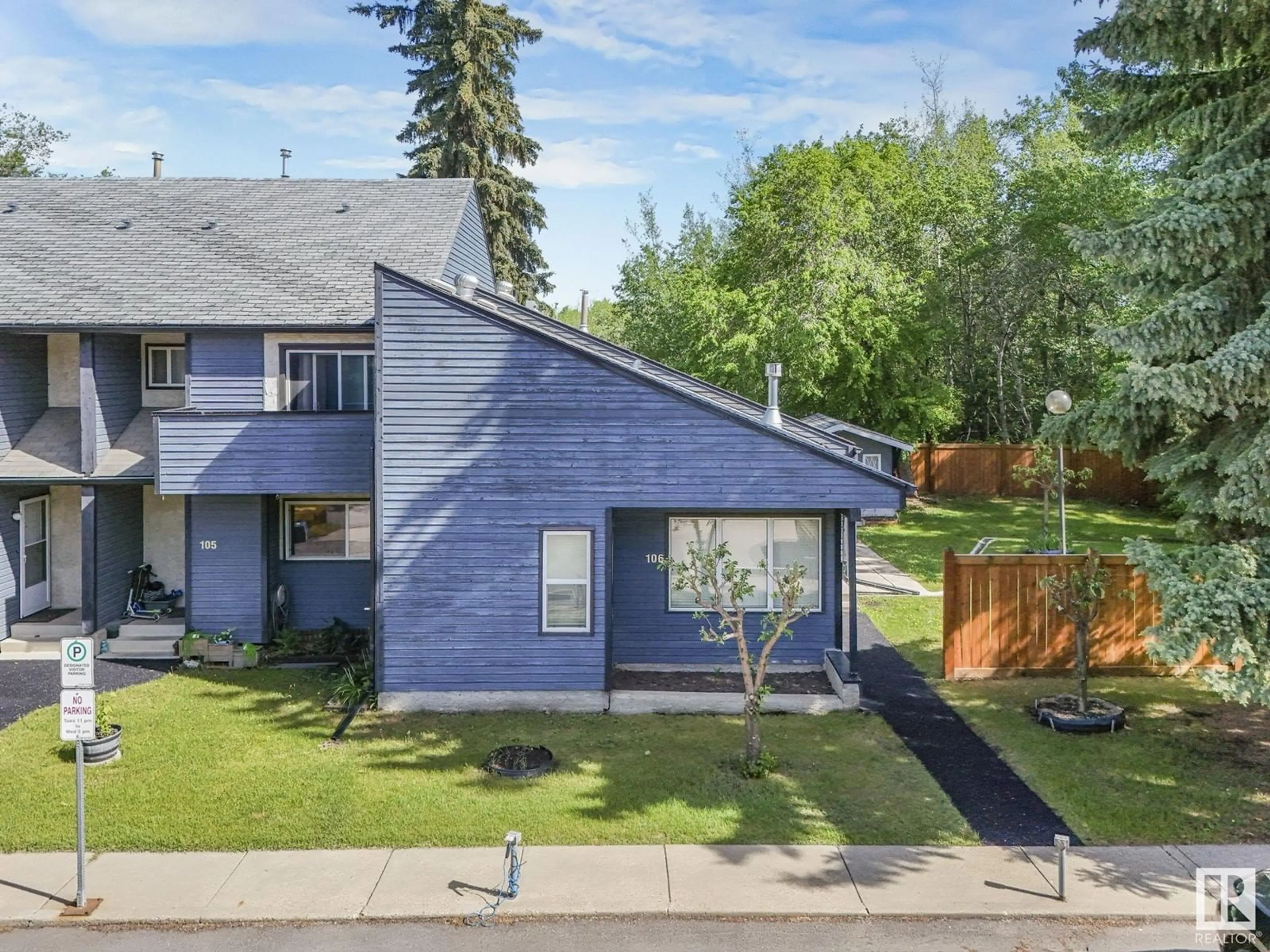 A pic from outside/outdoor area/front of a property/back of a property/a pic from drone, street for 81 - 106 GRANDIN RD, St. Albert Alberta T8N5G7