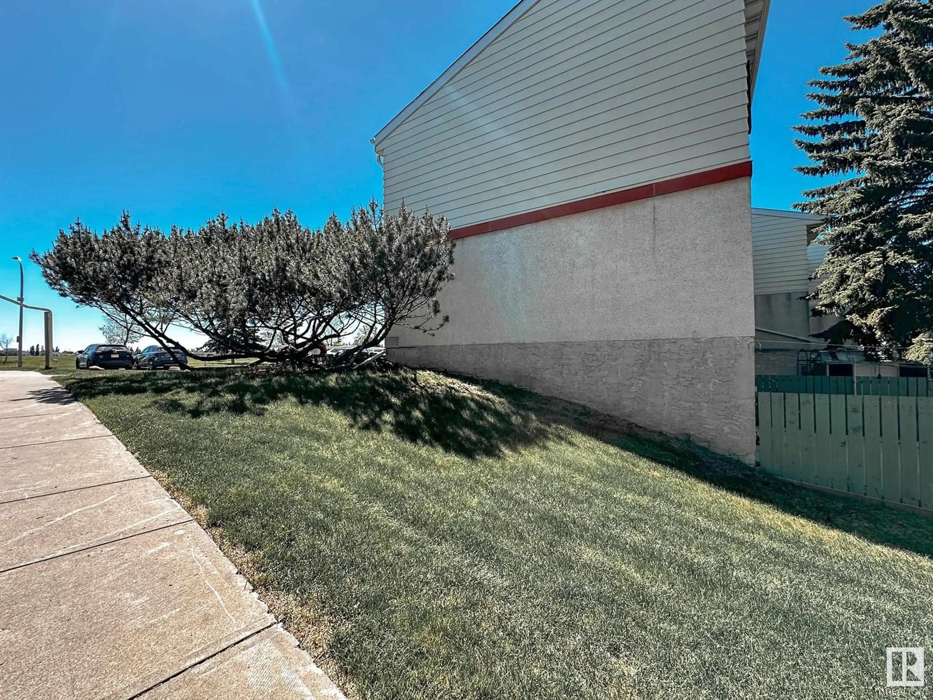 A pic from outside/outdoor area/front of a property/back of a property/a pic from drone, unknown for NW - 6J CALLINGWOOD CO, Edmonton Alberta T5T0H5