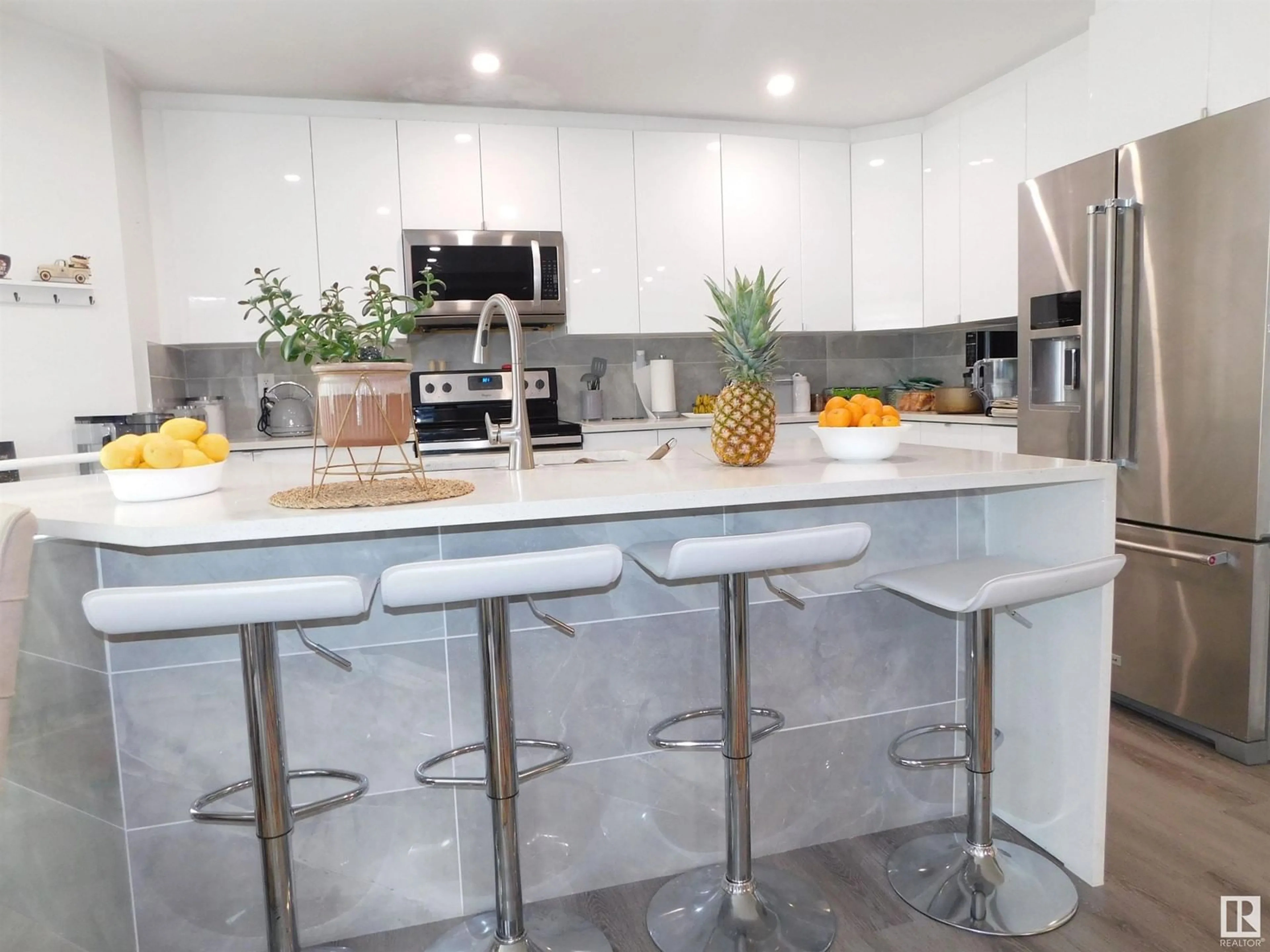 Contemporary kitchen, unknown for 109 HAYWARD CR, Edmonton Alberta T6R3G2
