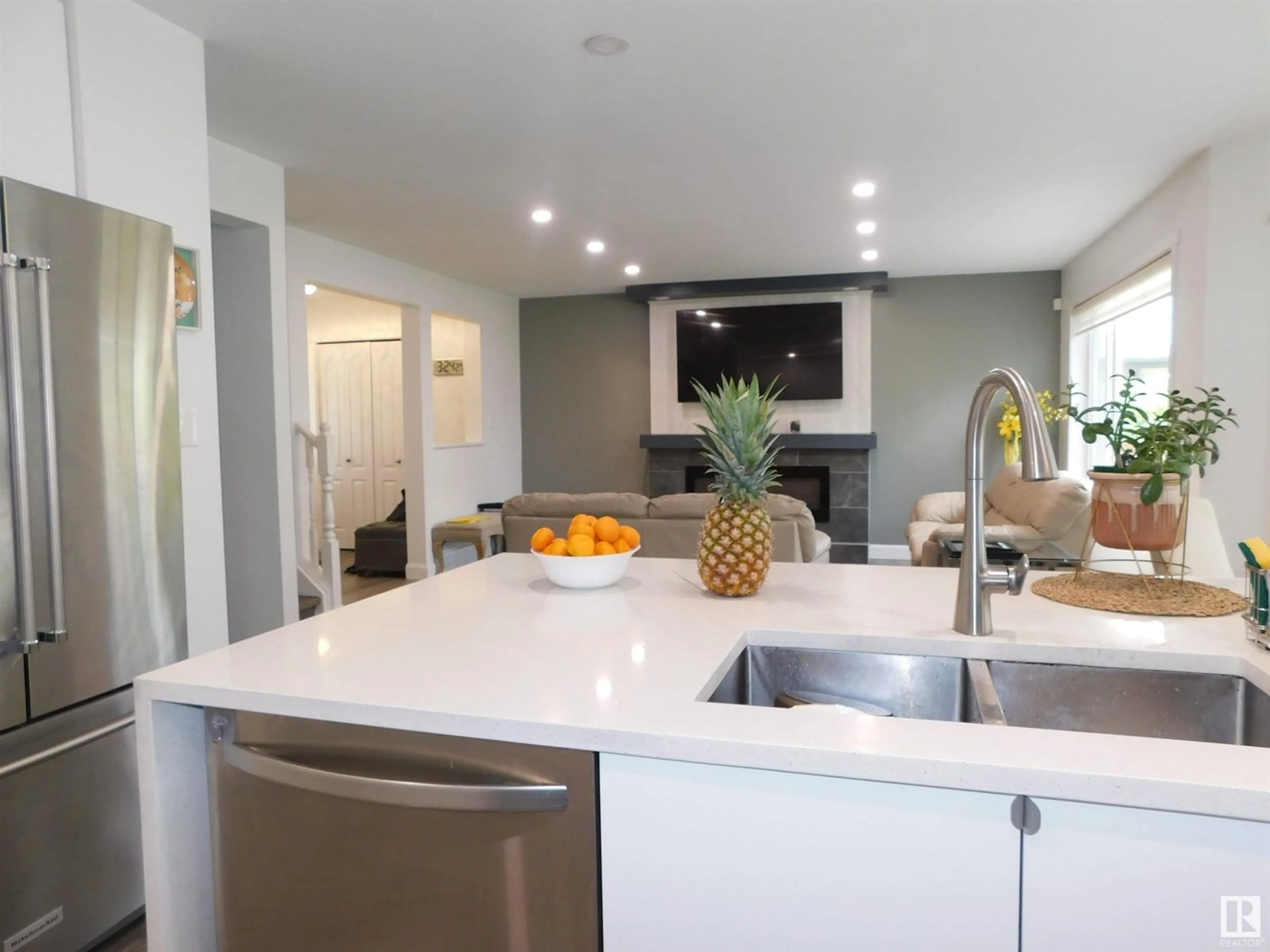 Open concept kitchen, unknown for 109 HAYWARD CR, Edmonton Alberta T6R3G2