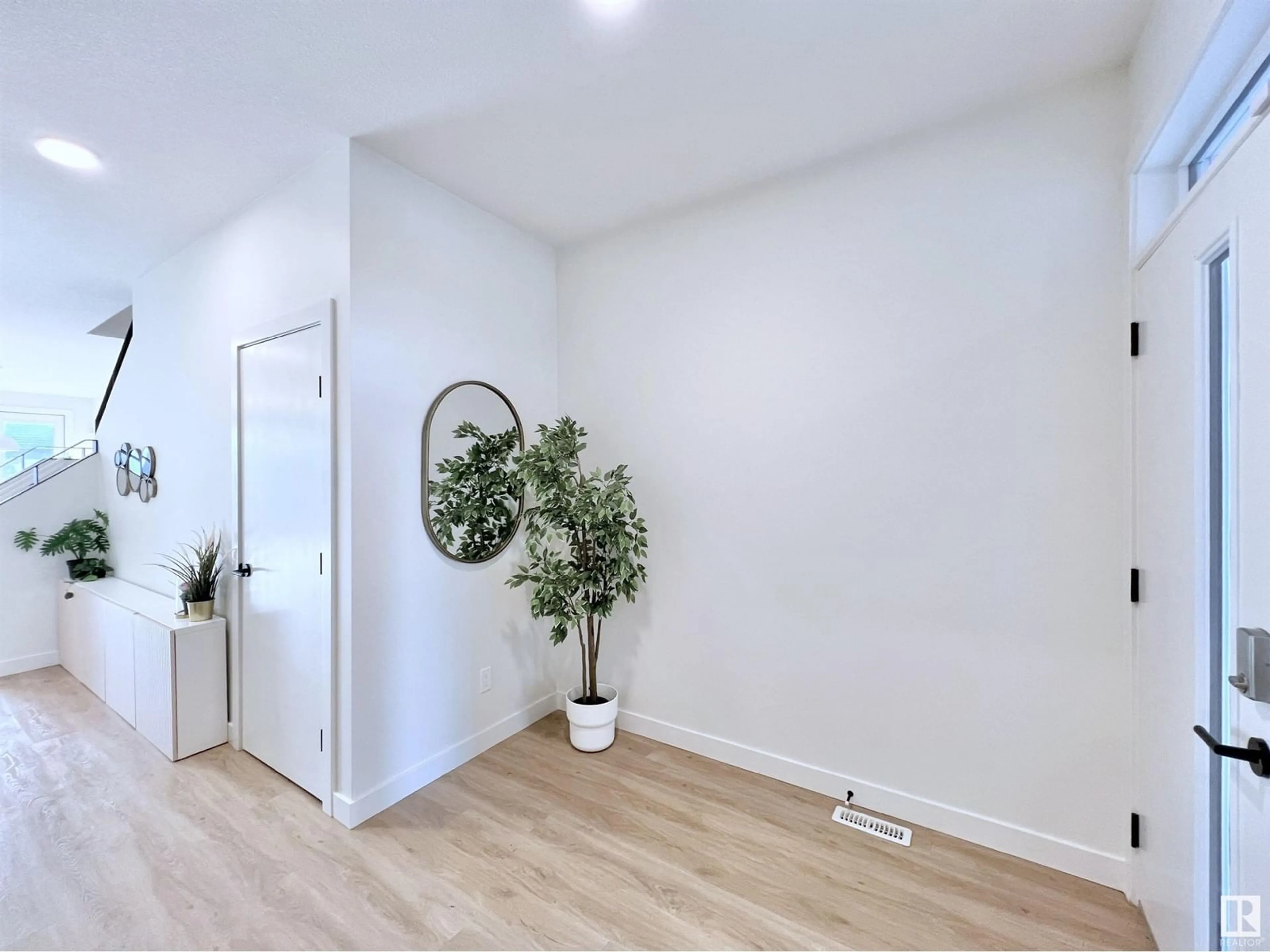 Indoor entryway for 2743 KOSHAL PL, Edmonton Alberta T6W1A5
