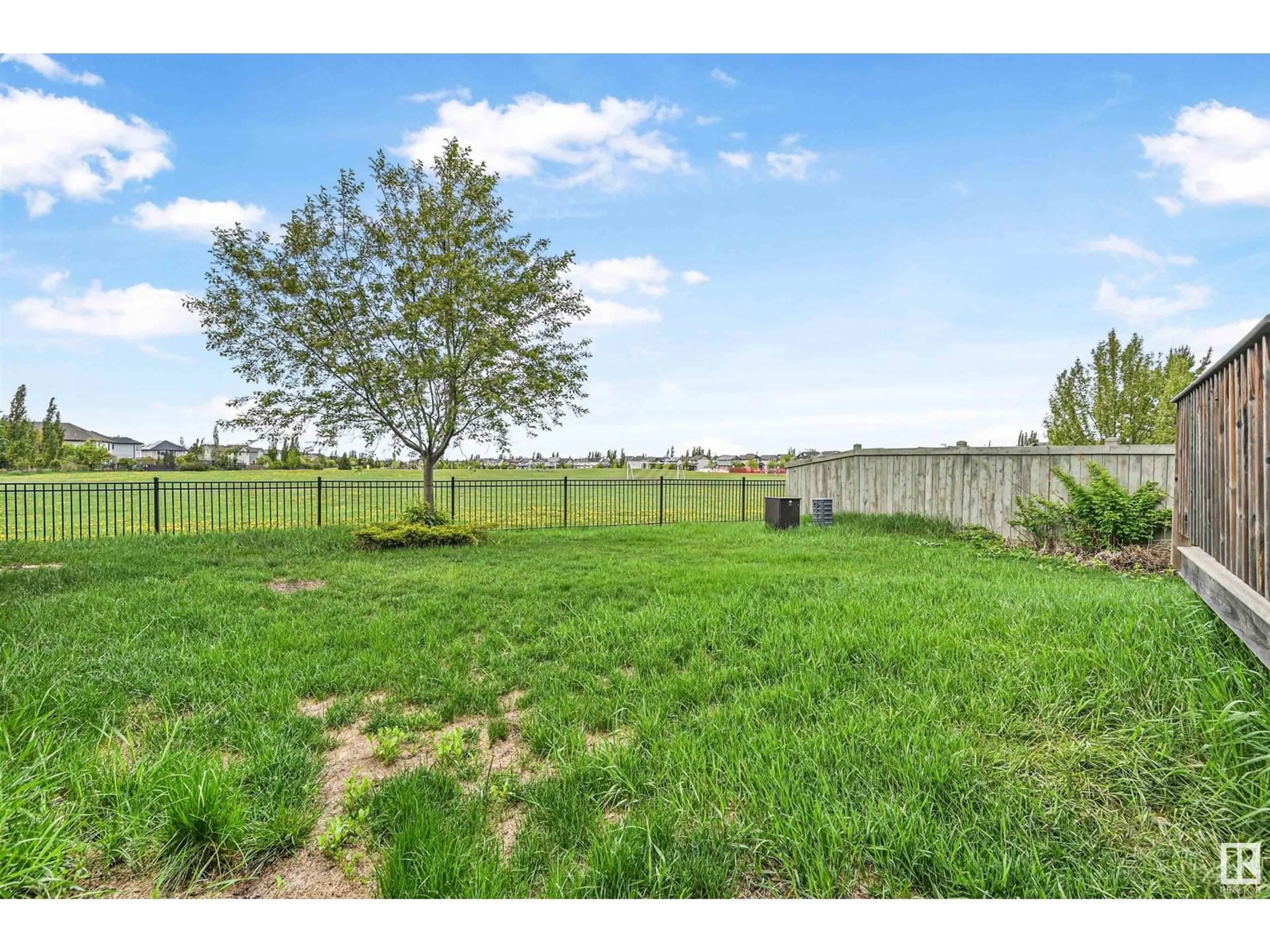 A pic from outside/outdoor area/front of a property/back of a property/a pic from drone, unknown for 7090 SOUTH TERWILLEGAR DR, Edmonton Alberta T6R0V1
