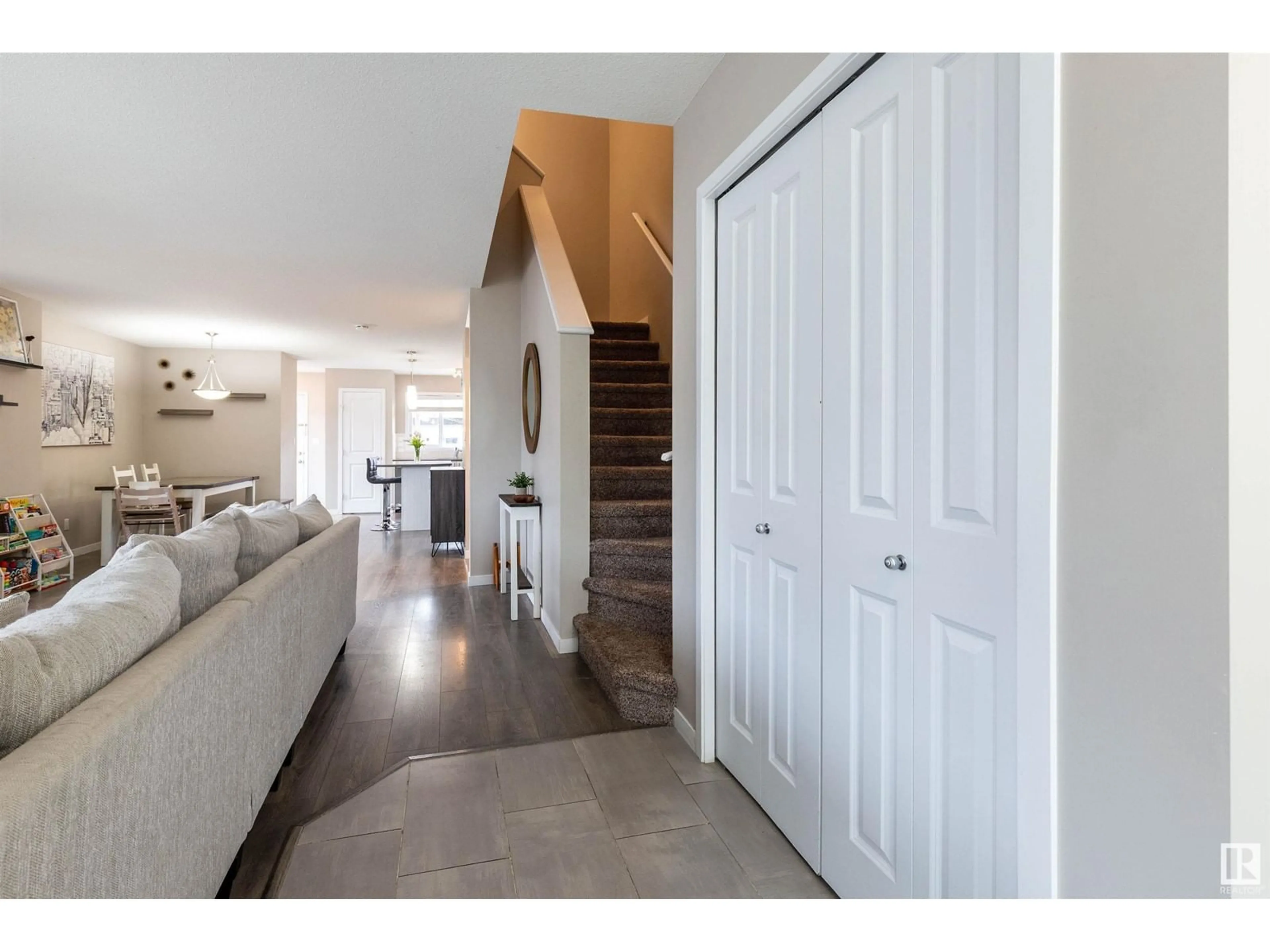 Indoor entryway for LI SW - 4325 PROWSE LINK, Edmonton Alberta T6W3A7