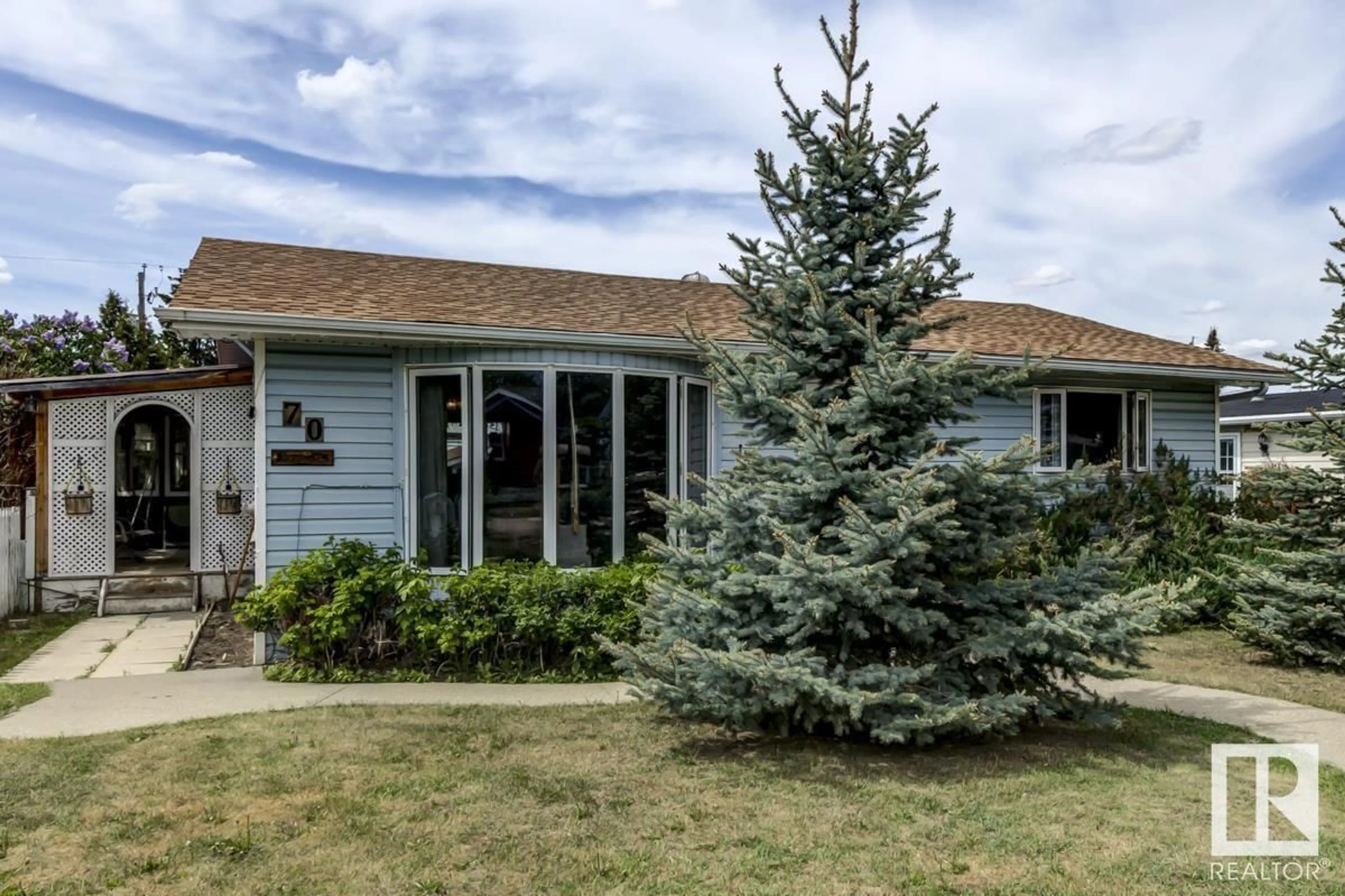 Home with vinyl exterior material, street for 70 54569 RGE ROAD 215, Josephburg Alberta T8L4B9