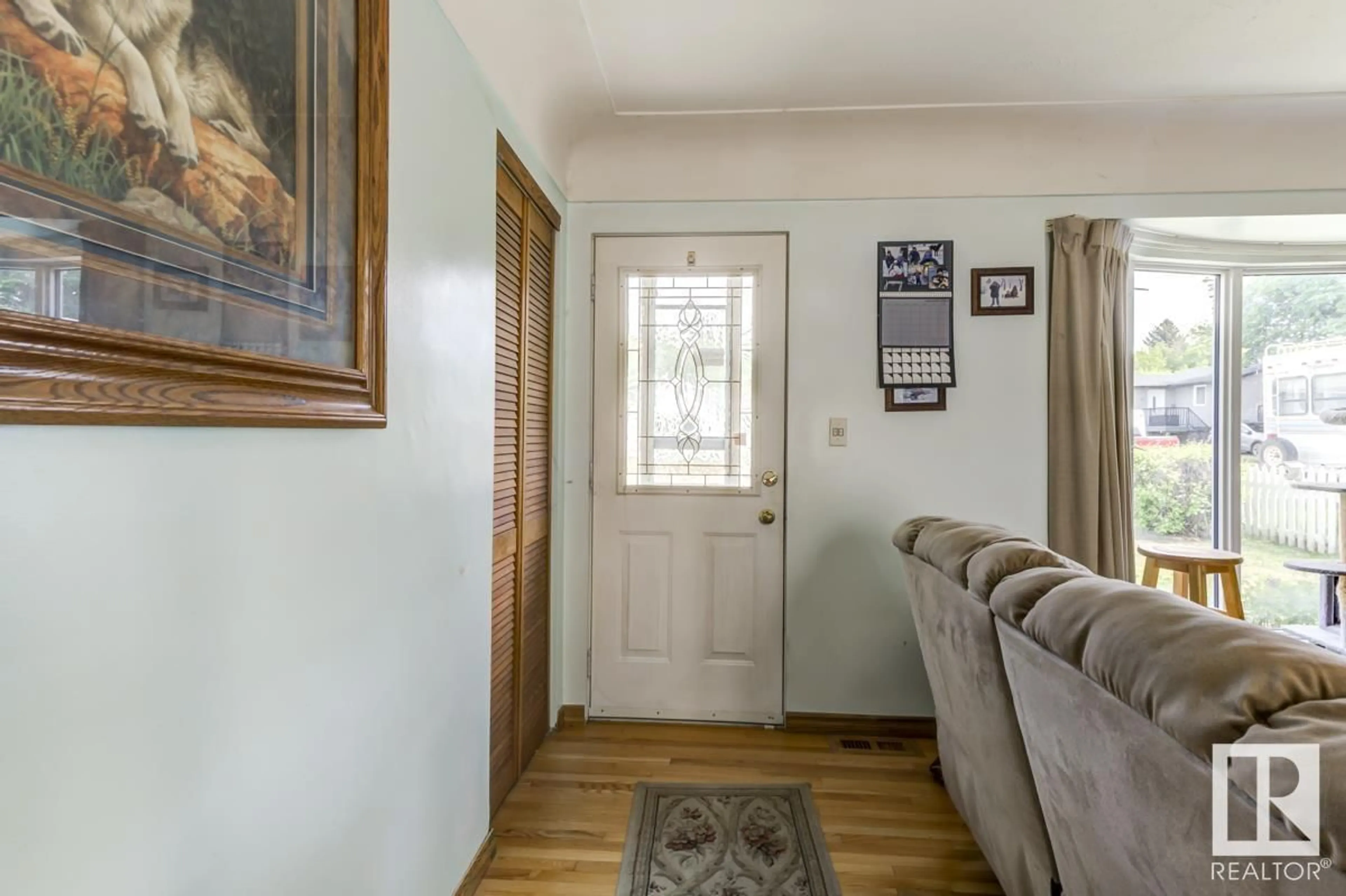 Indoor entryway for 70 54569 RGE ROAD 215, Josephburg Alberta T8L4B9