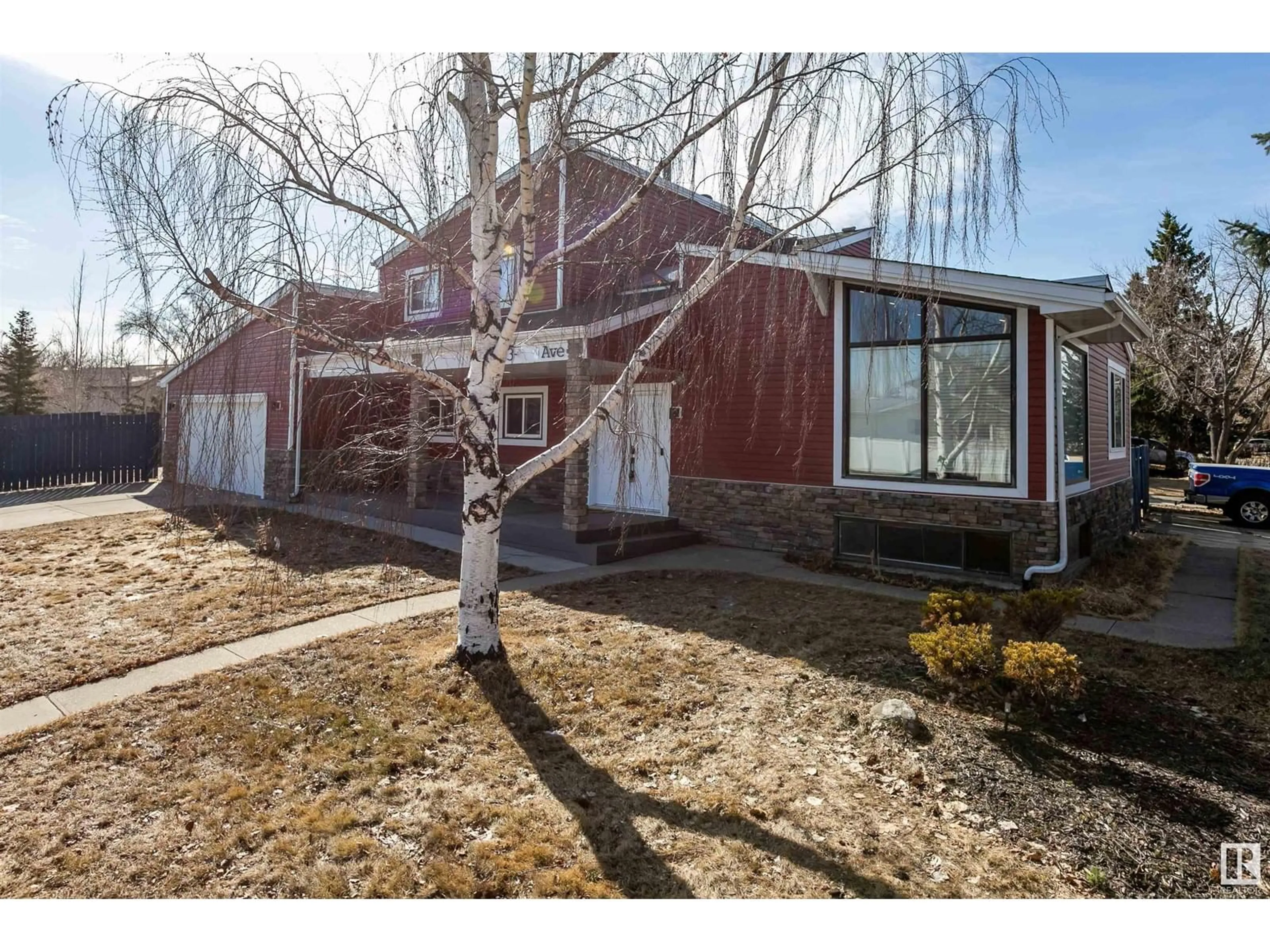 Unknown for 10503 25 AV, Edmonton Alberta T6J5E4
