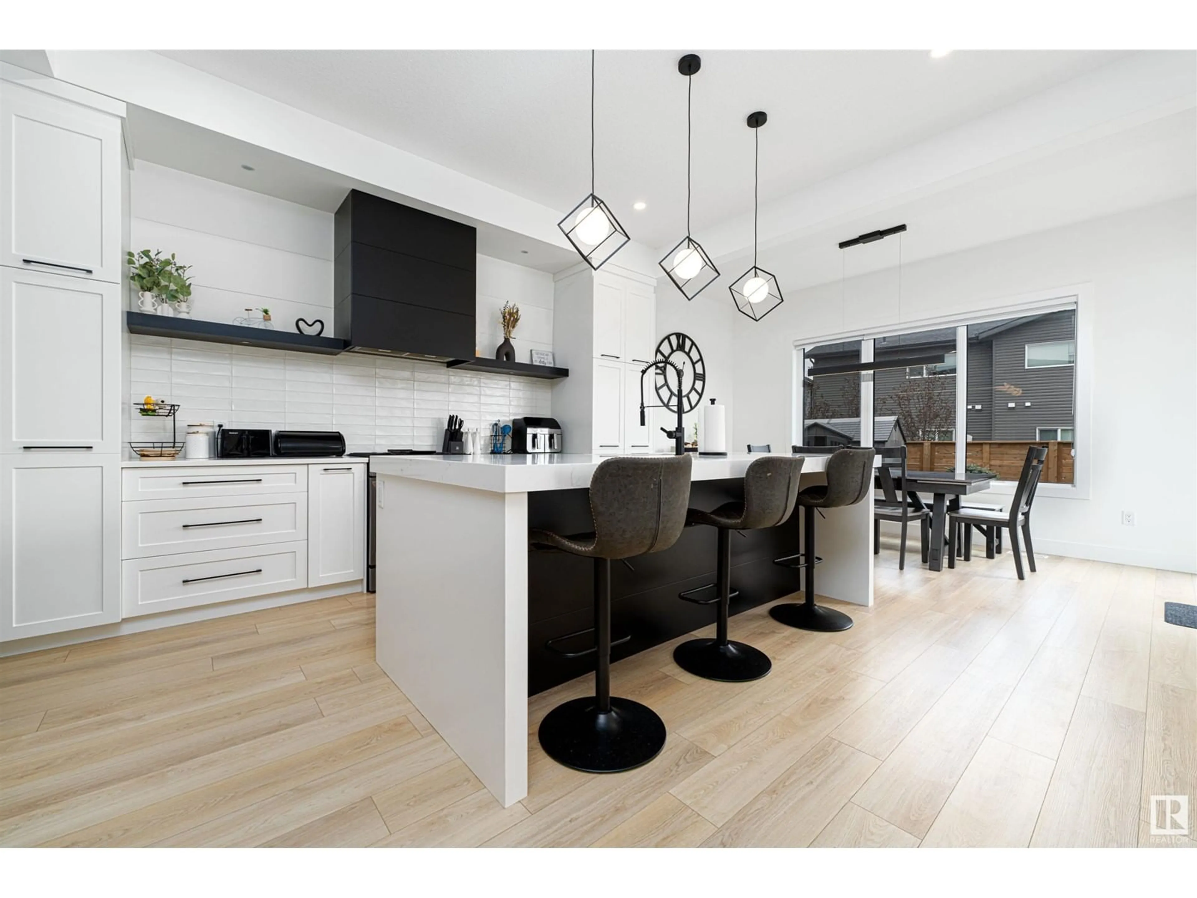 Open concept kitchen, wood/laminate floor for 116 RANKIN DR, St. Albert Alberta T8N7S7
