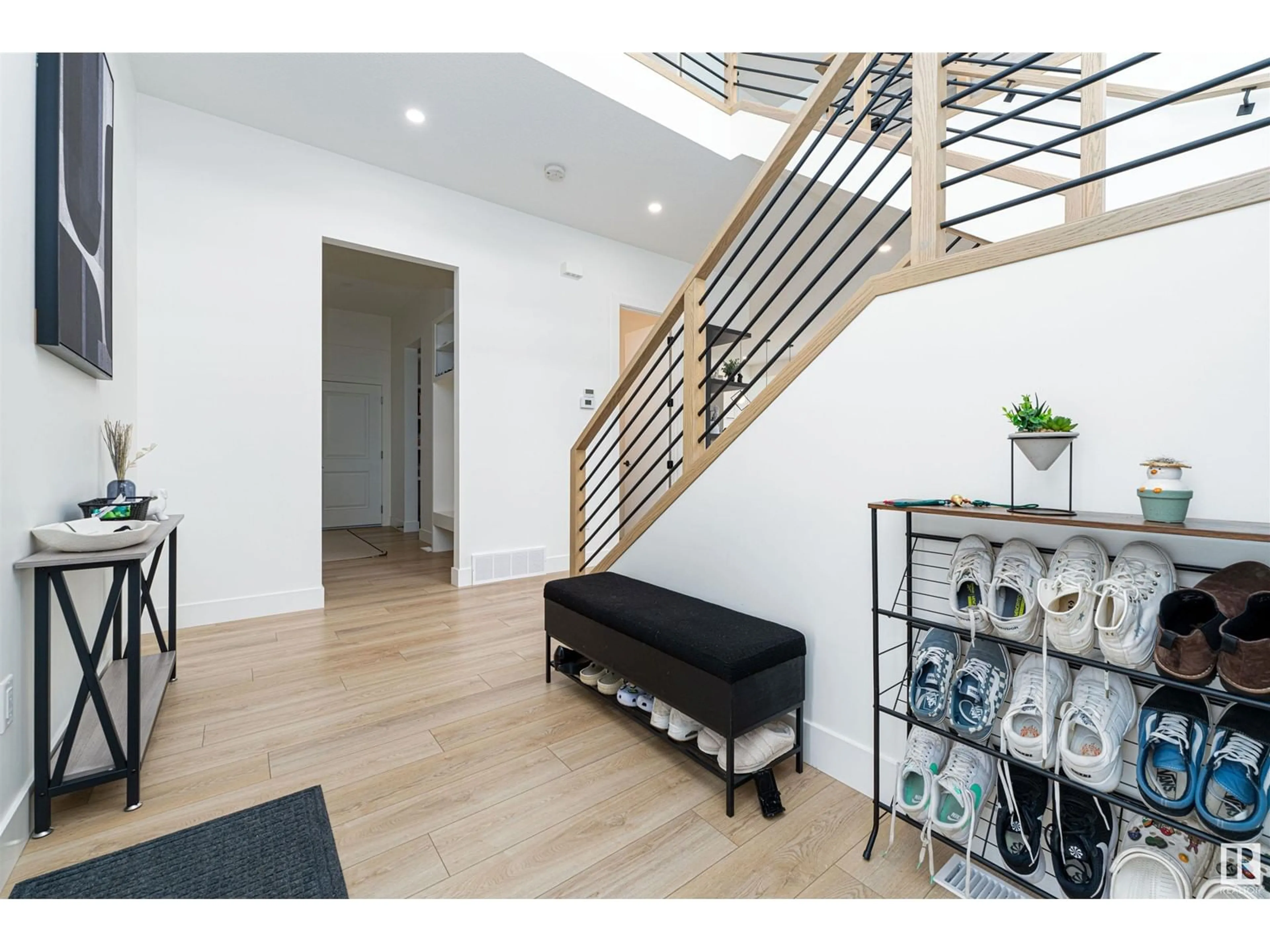 Indoor entryway for 116 RANKIN DR, St. Albert Alberta T8N7S7