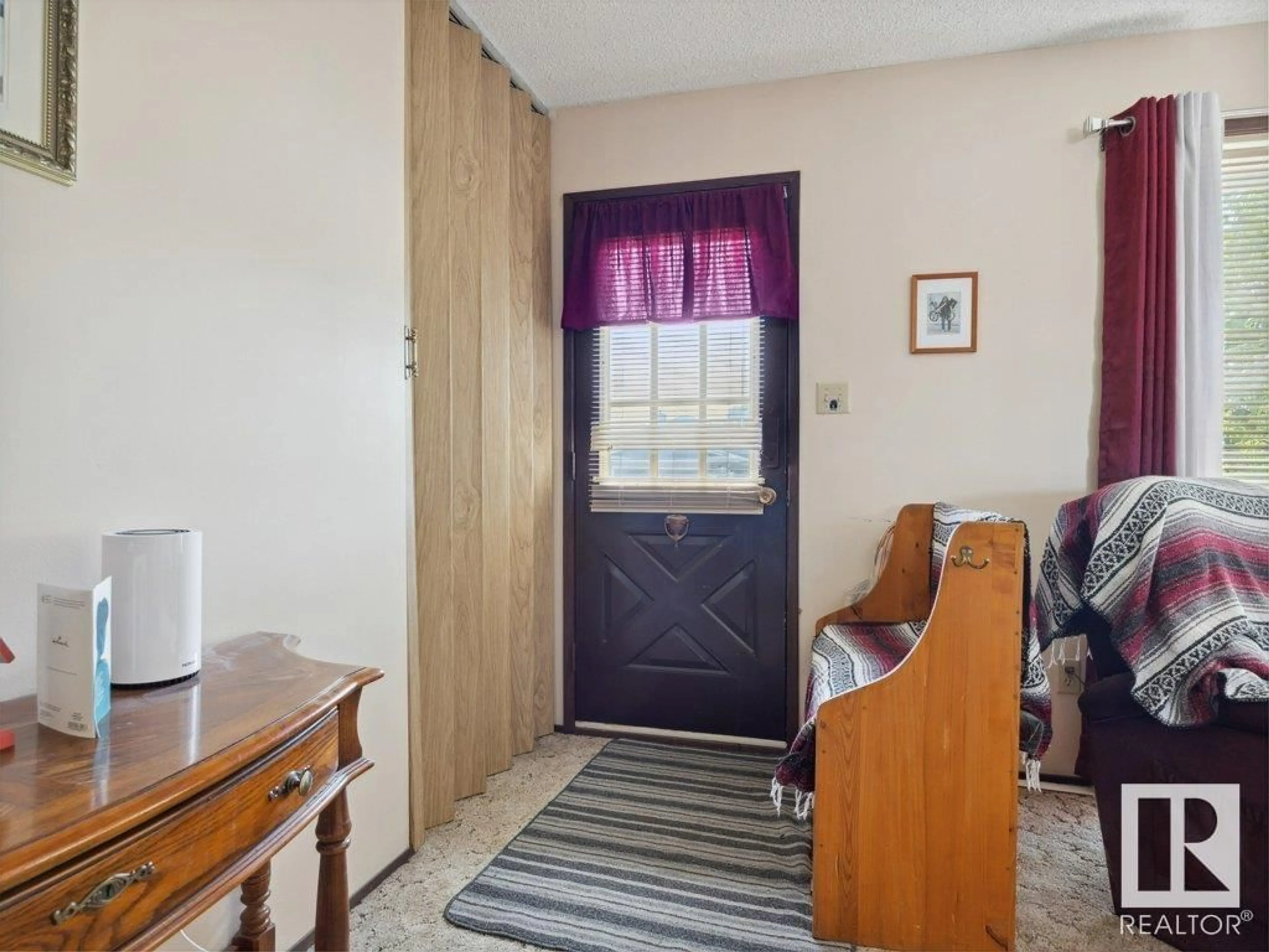 Indoor entryway for 4346 54 AV, Tofield Alberta T0B4J0