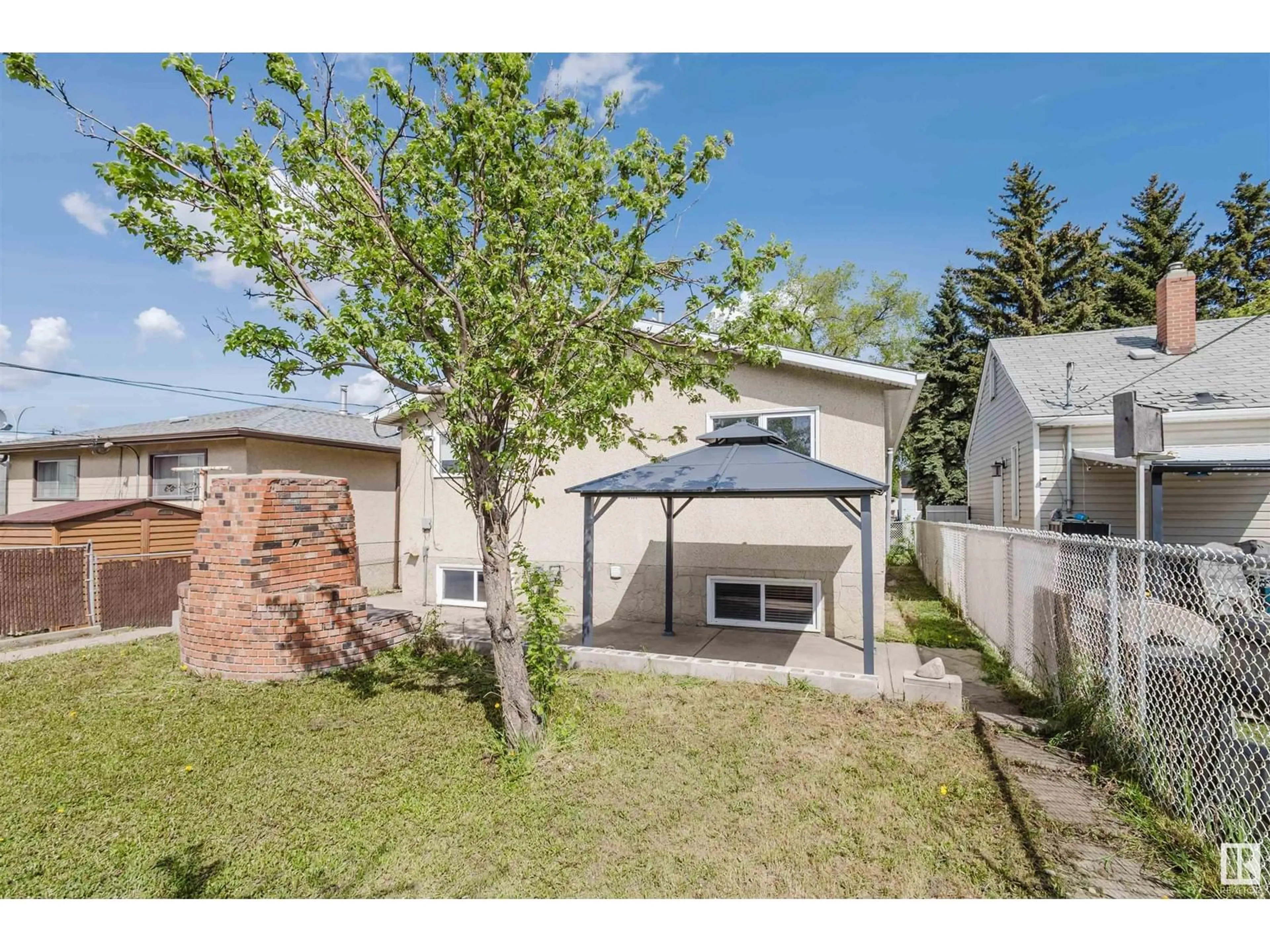 A pic from outside/outdoor area/front of a property/back of a property/a pic from drone, street for NW - 12512 79 ST, Edmonton Alberta T5B2M5