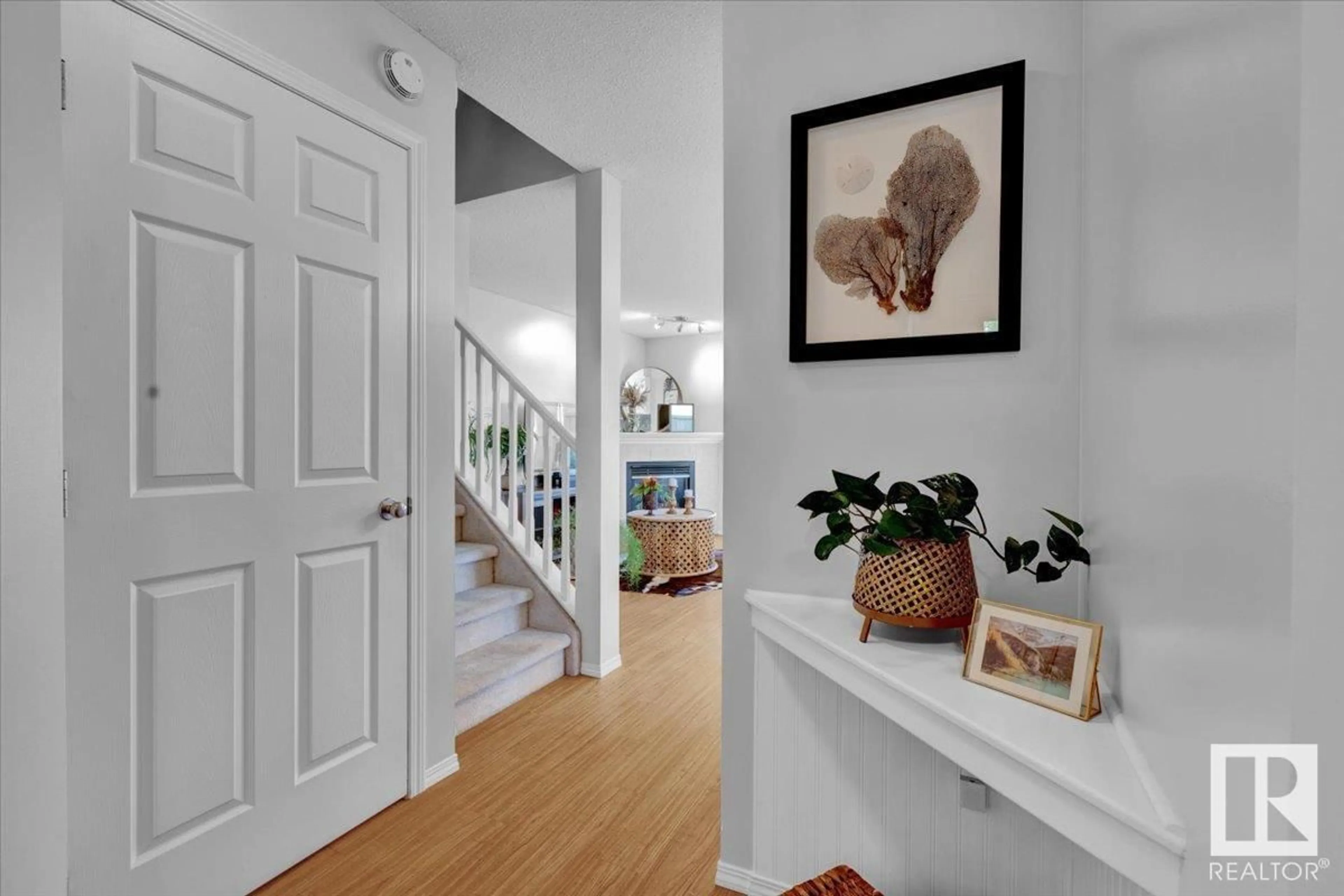 Indoor entryway for 2021 - 62 GRANTHAM CO, Edmonton Alberta T5T6V7