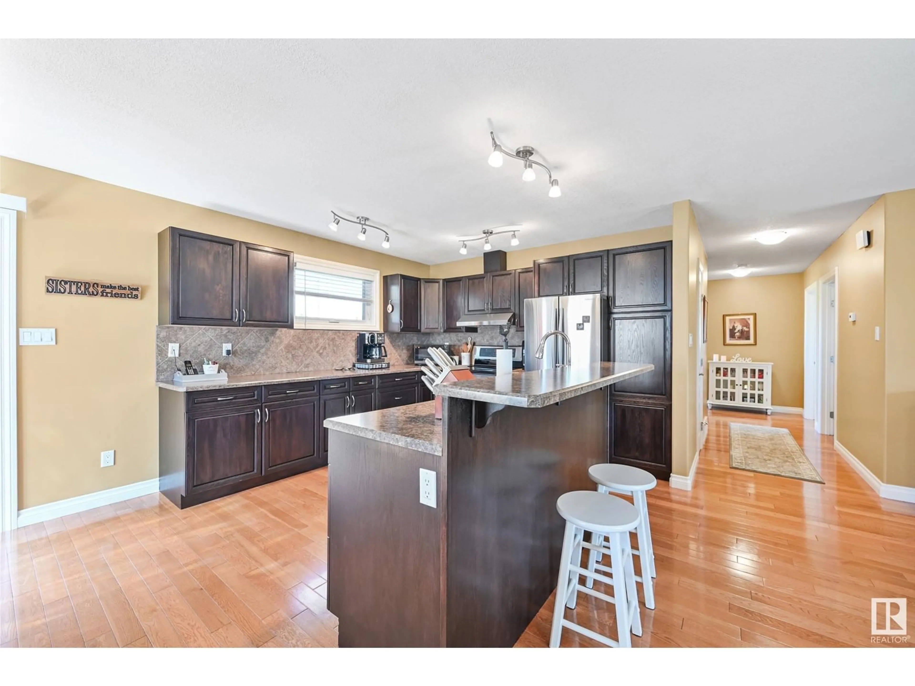 Open concept kitchen, unknown for 528 6 ST, Thorhild Alberta T0A3J0