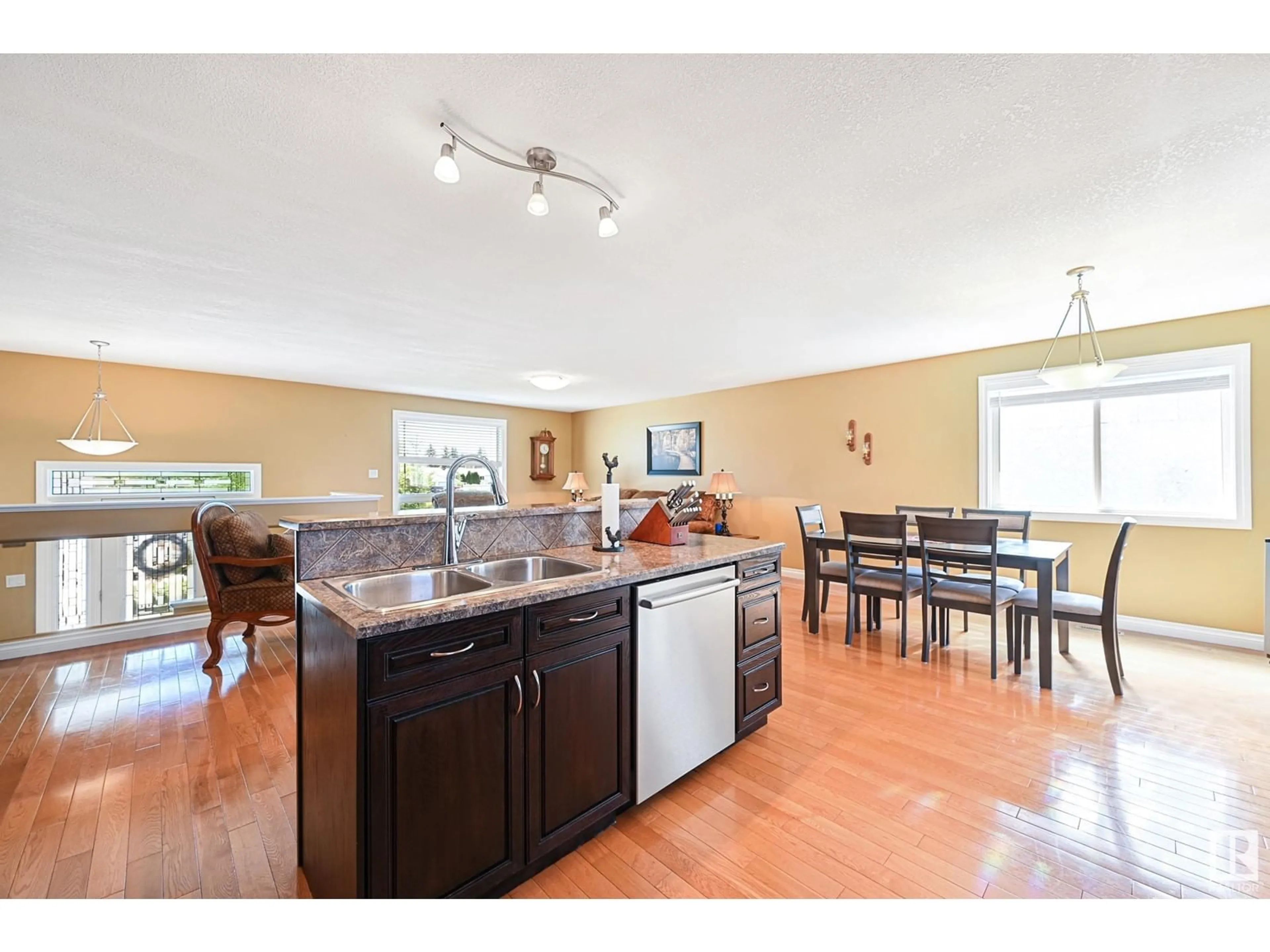 Open concept kitchen, unknown for 528 6 ST, Thorhild Alberta T0A3J0