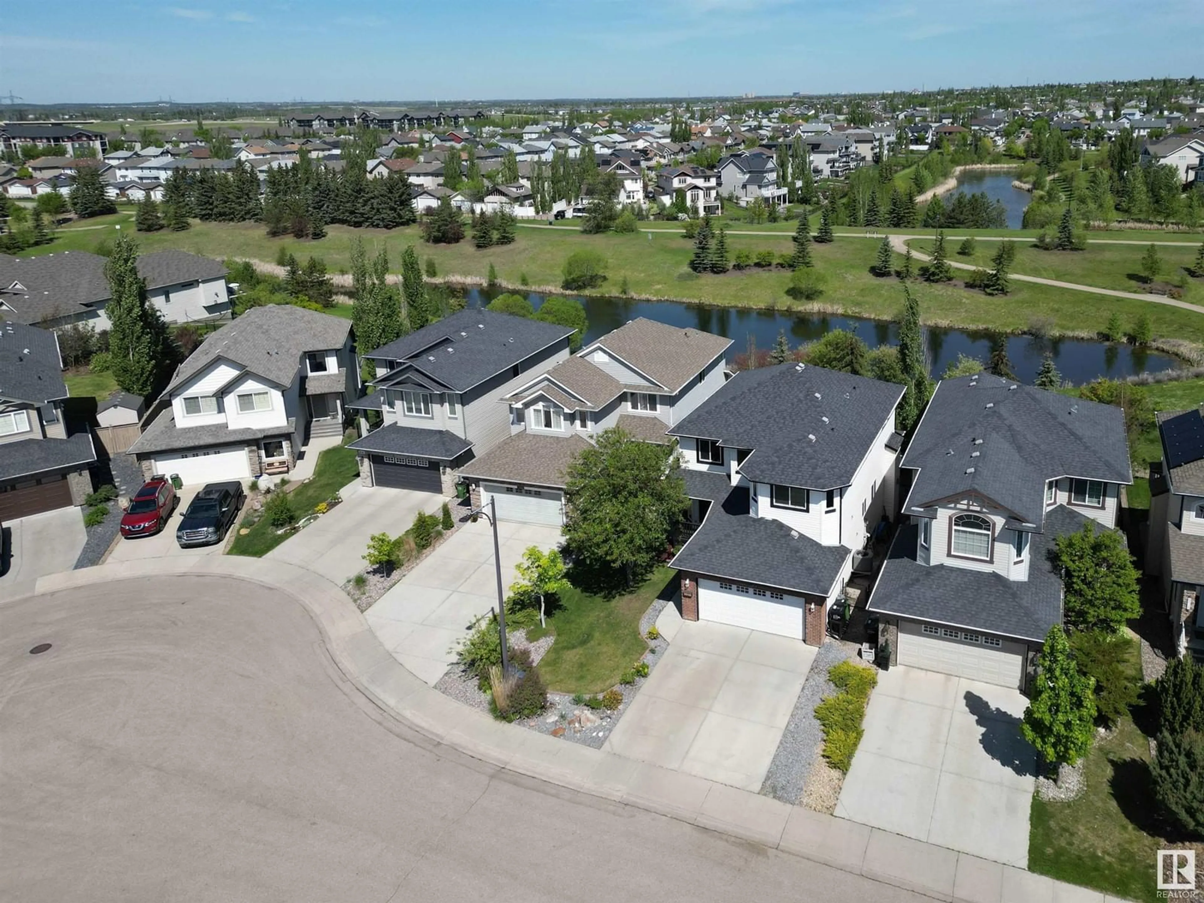 A pic from outside/outdoor area/front of a property/back of a property/a pic from drone, street for 8654 SLOANE CO, Edmonton Alberta T6R0K9