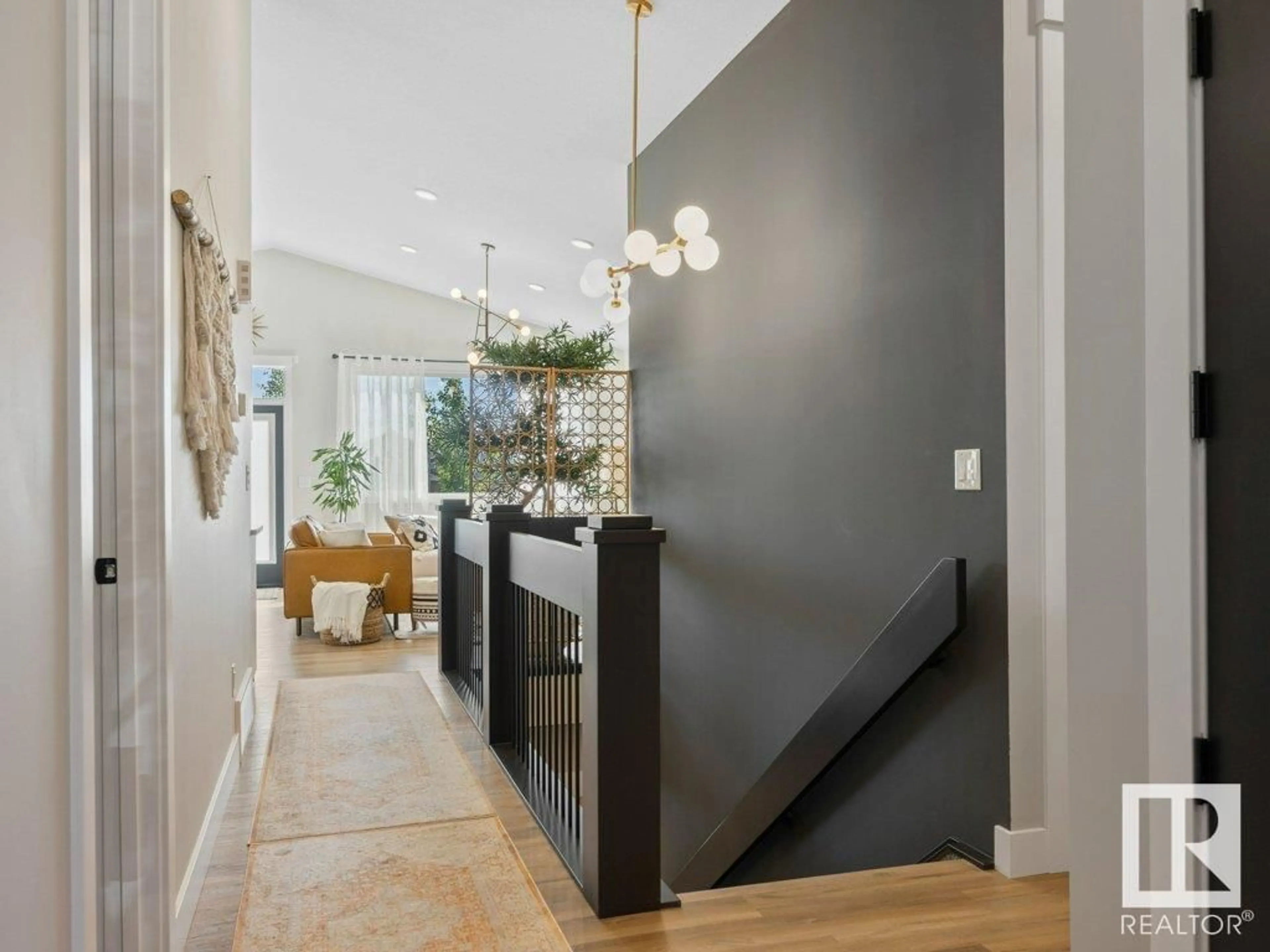 Indoor entryway for NW - 9715 223 ST, Edmonton Alberta T5T7B7