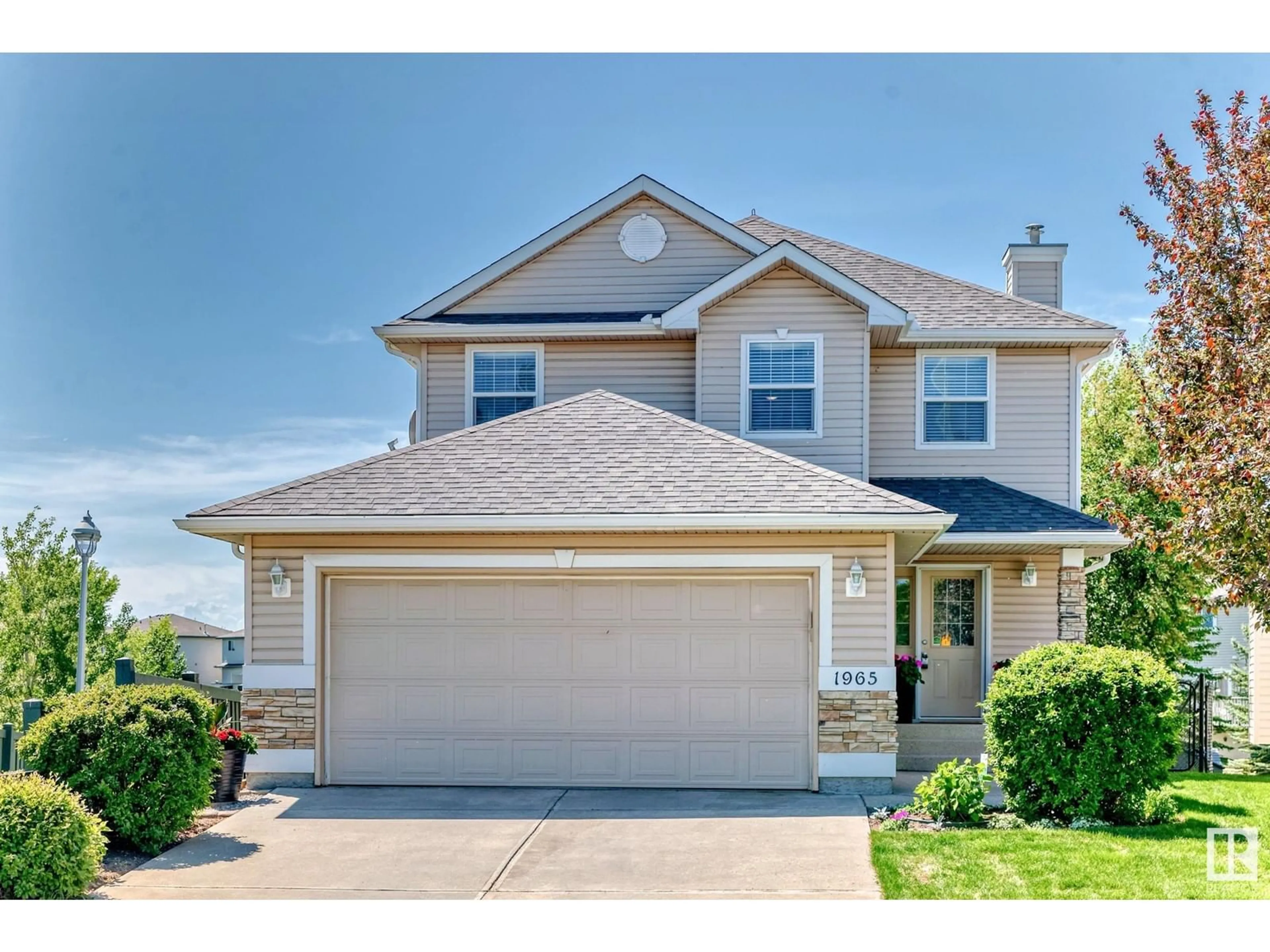 Home with vinyl exterior material, street for 1965 GARNETT WY, Edmonton Alberta T5T6T5