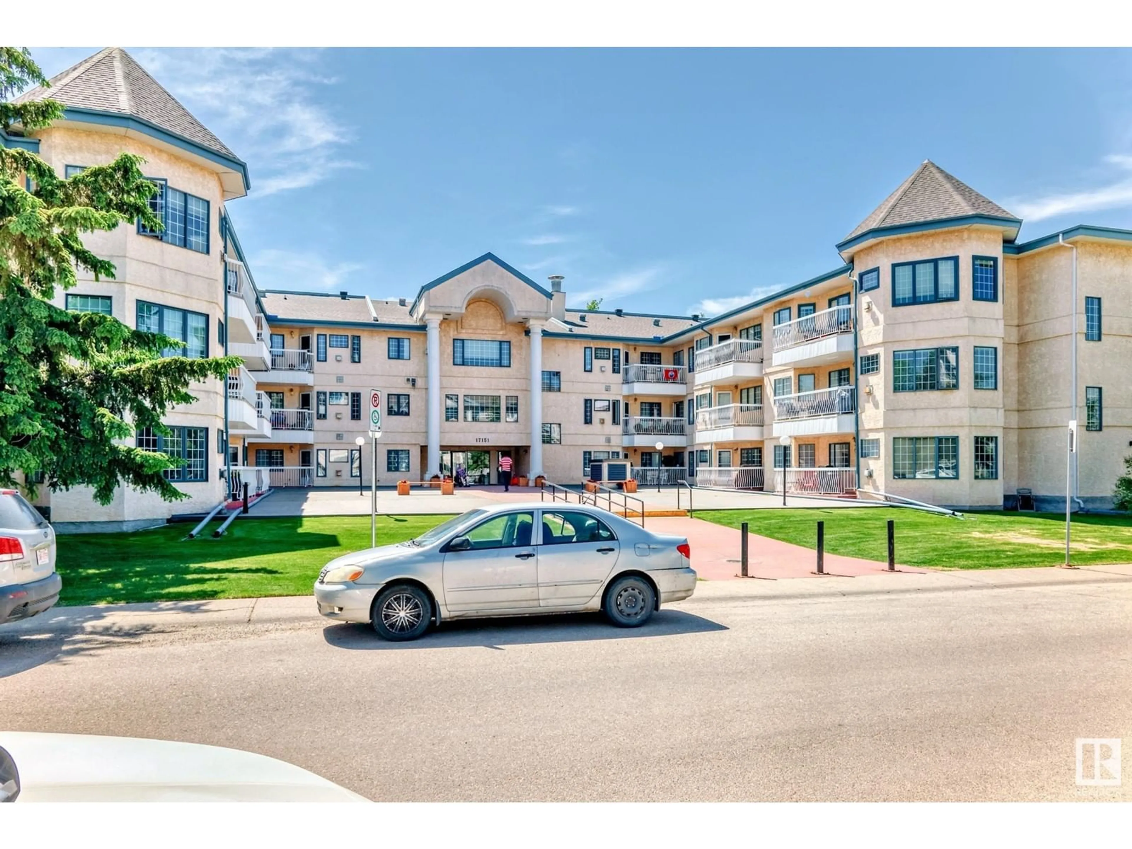 Unknown for 319 - 17151 94A AV, Edmonton Alberta T5T5Z9