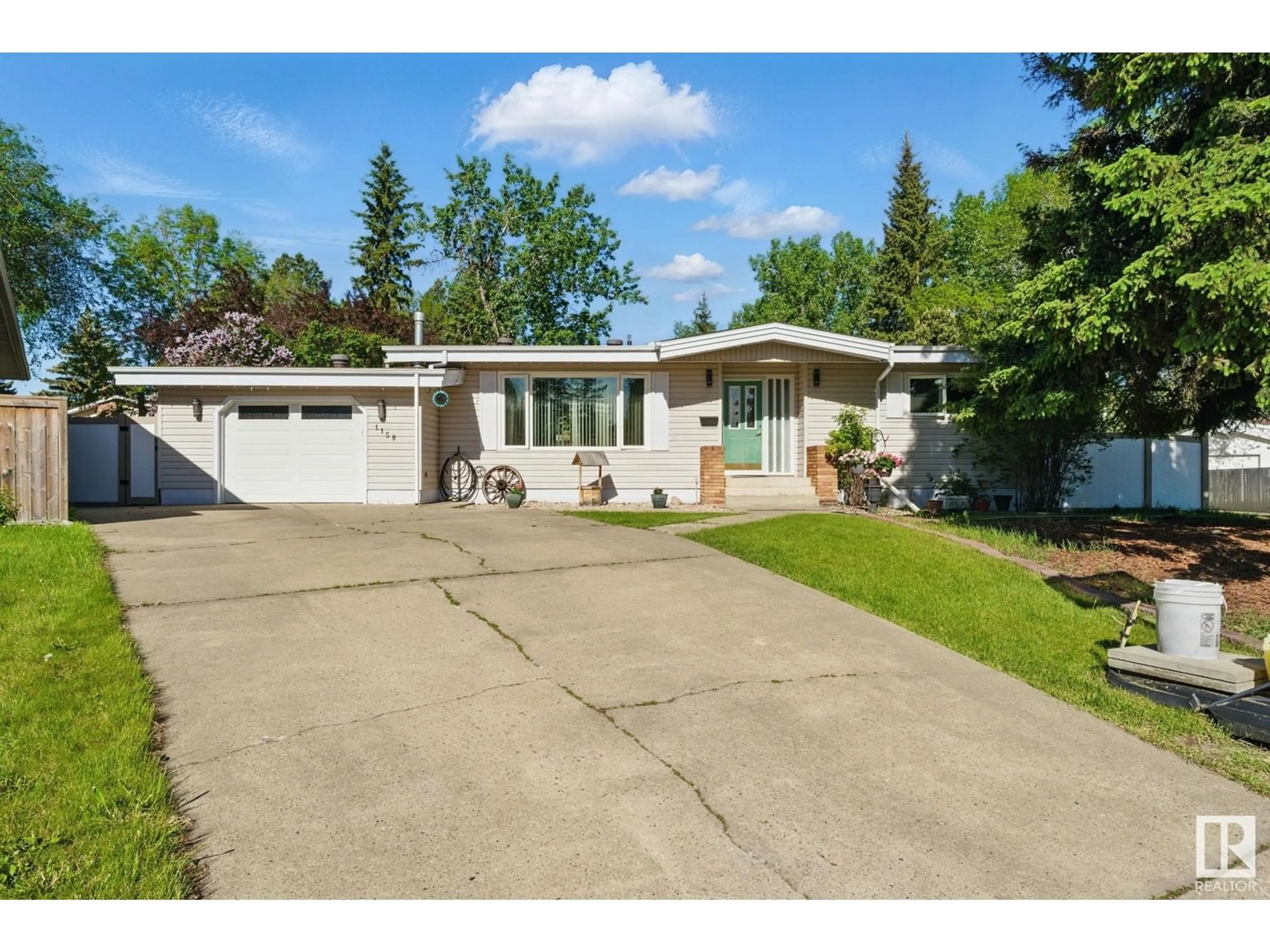Unknown for 1158 68 ST, Edmonton Alberta T6K3K4