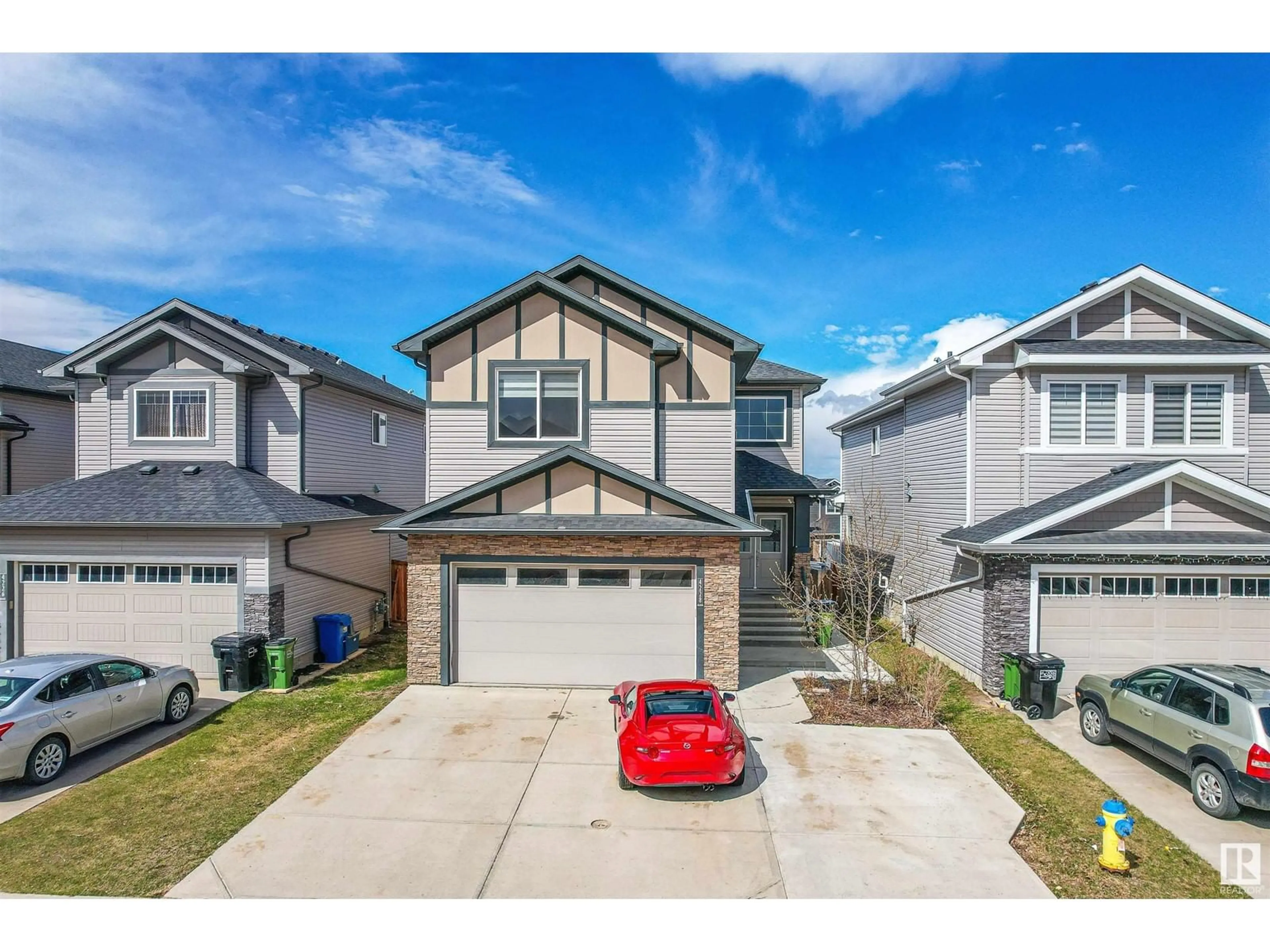 A pic from outside/outdoor area/front of a property/back of a property/a pic from drone, street for 4228 CHARLES CL, Edmonton Alberta T6W0Z5