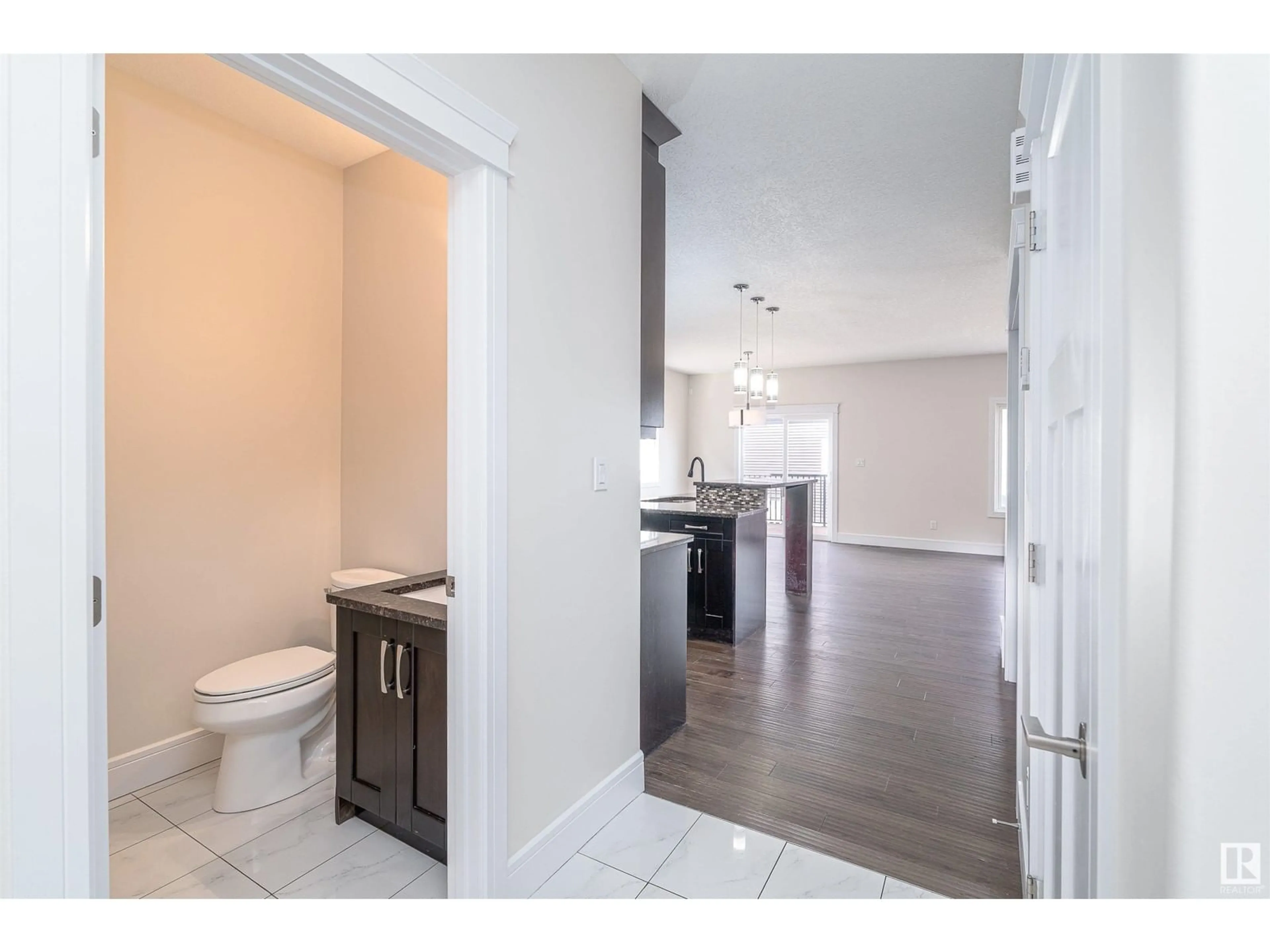 Indoor entryway for 4228 CHARLES CL, Edmonton Alberta T6W0Z5