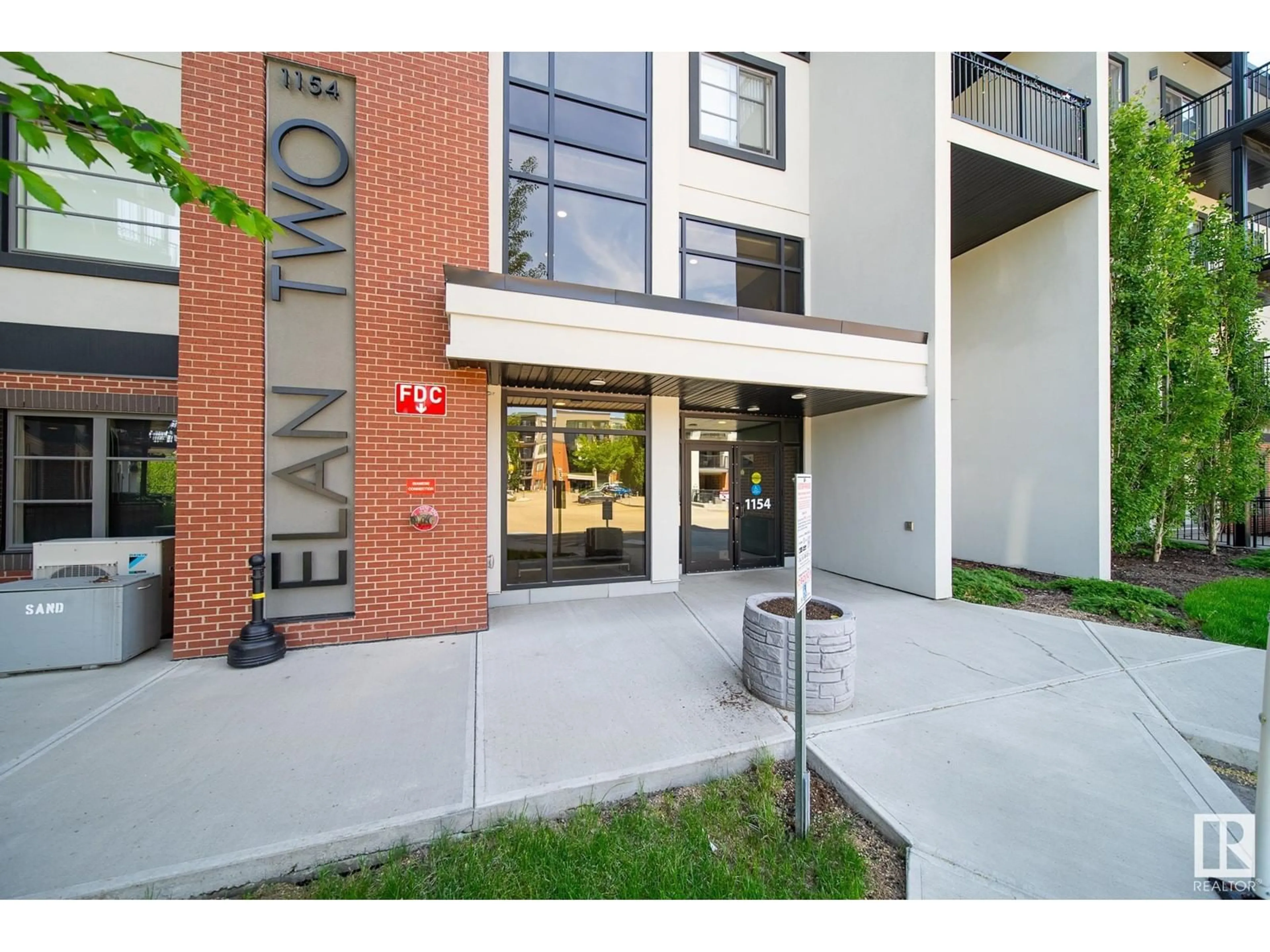 Indoor foyer for 1154 - 430 ADAMSON DR, Edmonton Alberta T6W3N5