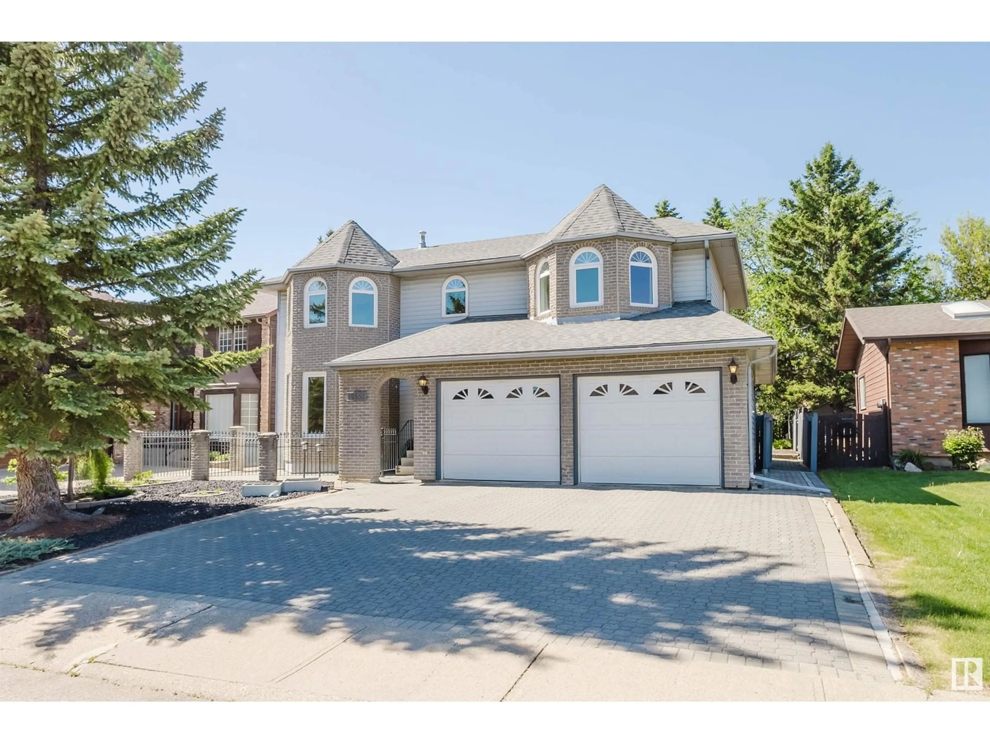 Unknown for 10552 16 AV, Edmonton Alberta T6J5H9