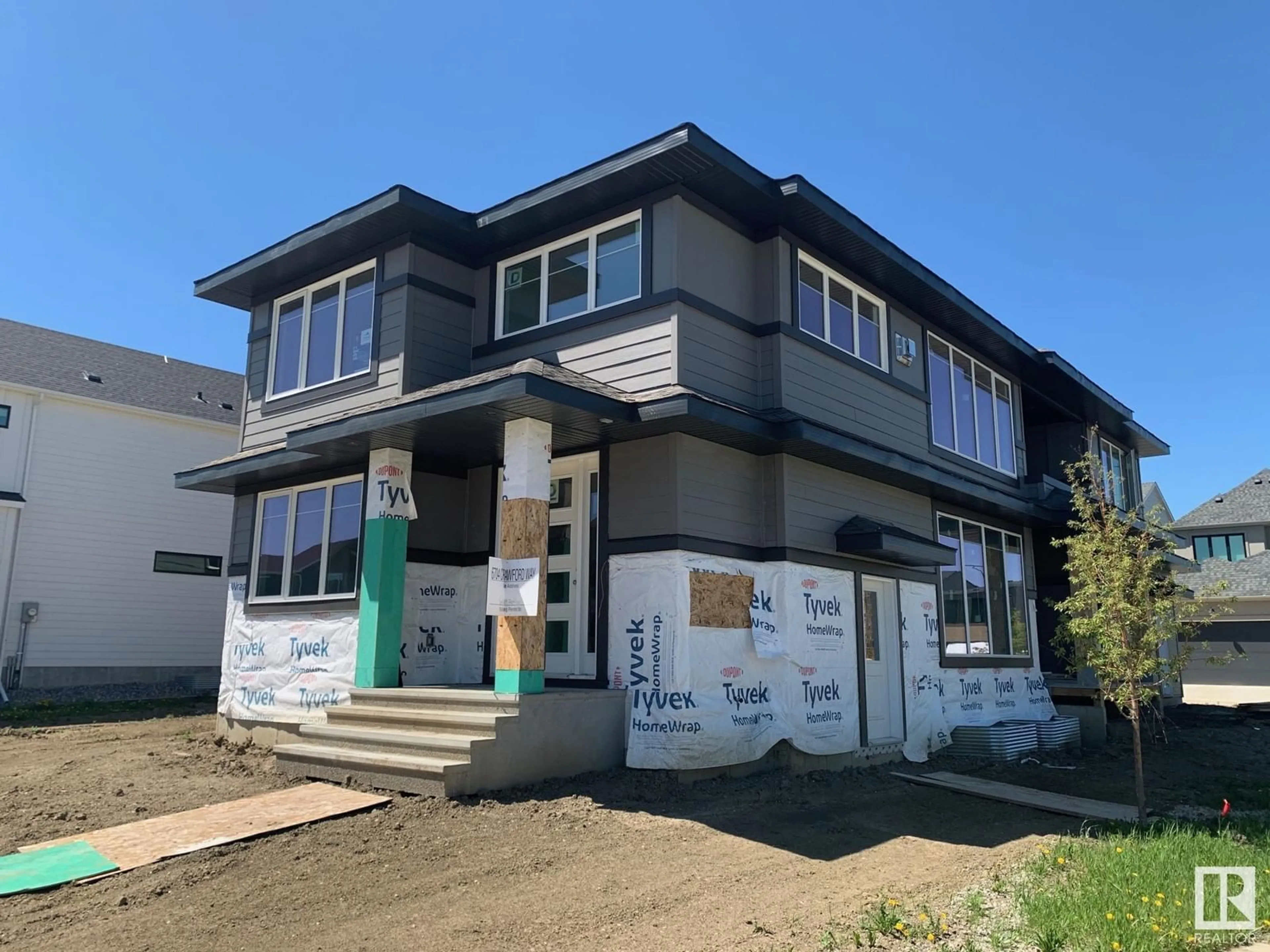 Home with vinyl exterior material, building for 6704 CRAWFORD WY, Edmonton Alberta T6W1A6