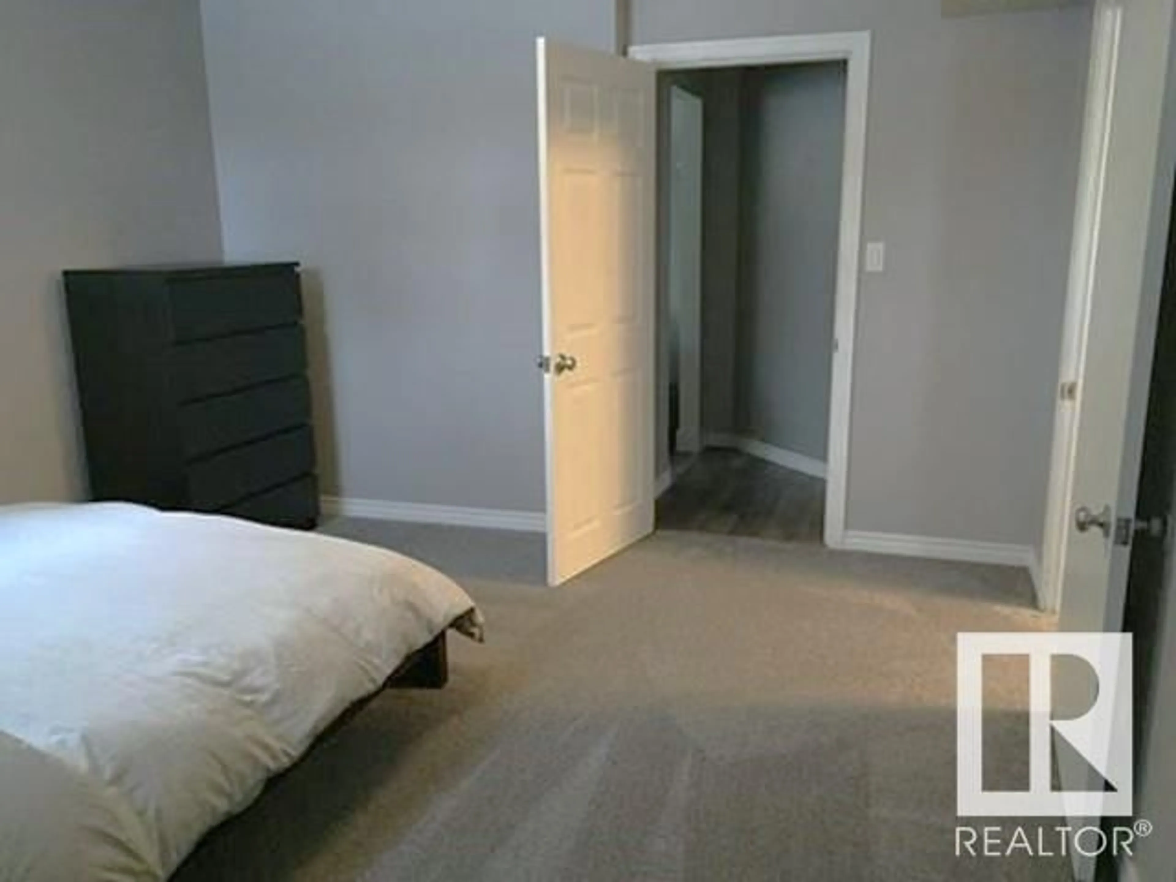 A pic of a room for NW - 9731 71 AV, Edmonton Alberta T6E0W5