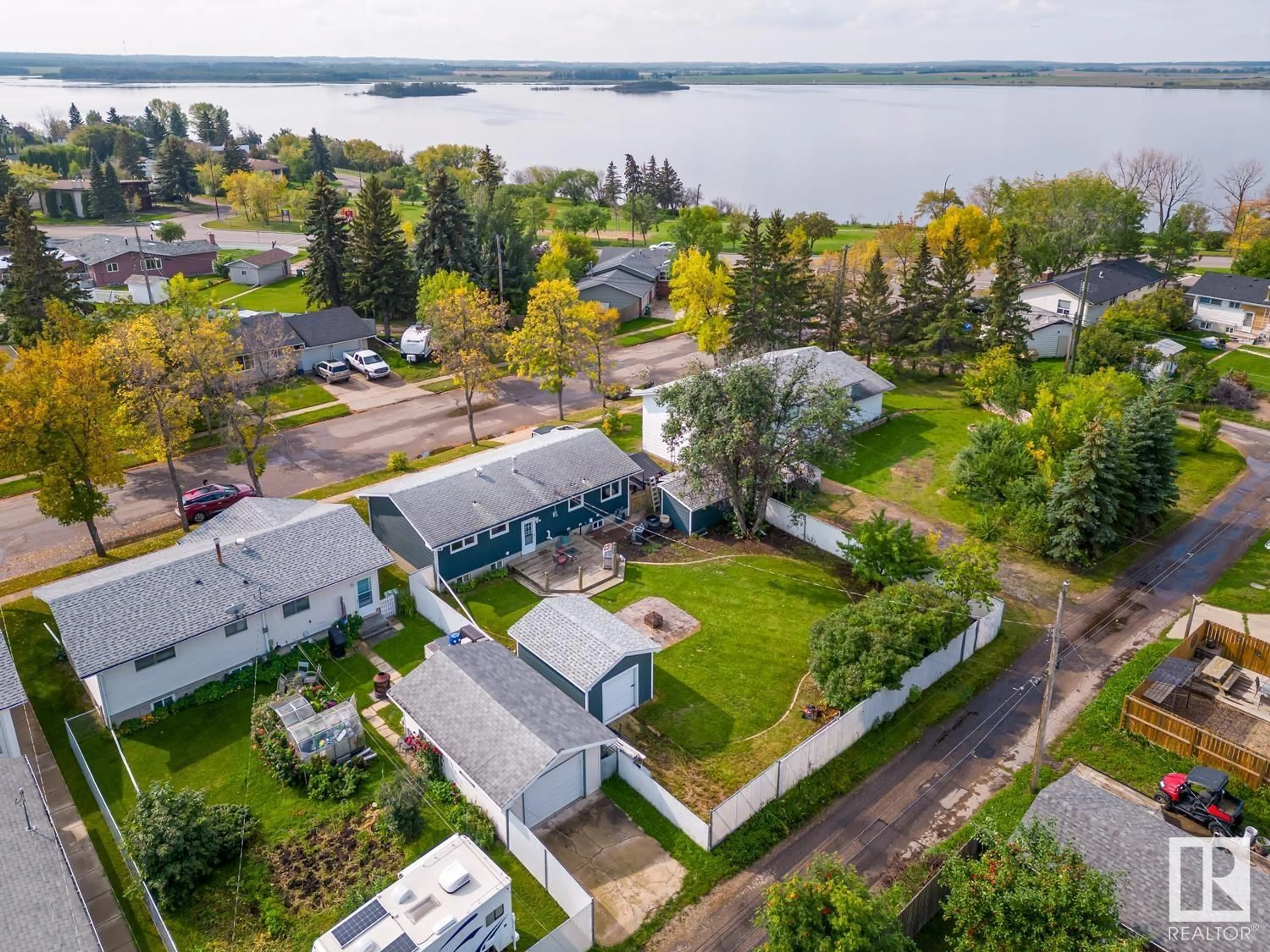 A pic from outside/outdoor area/front of a property/back of a property/a pic from drone, water/lake/river/ocean view for 4729 44 AV, Bonnyville Town Alberta T9N1N6