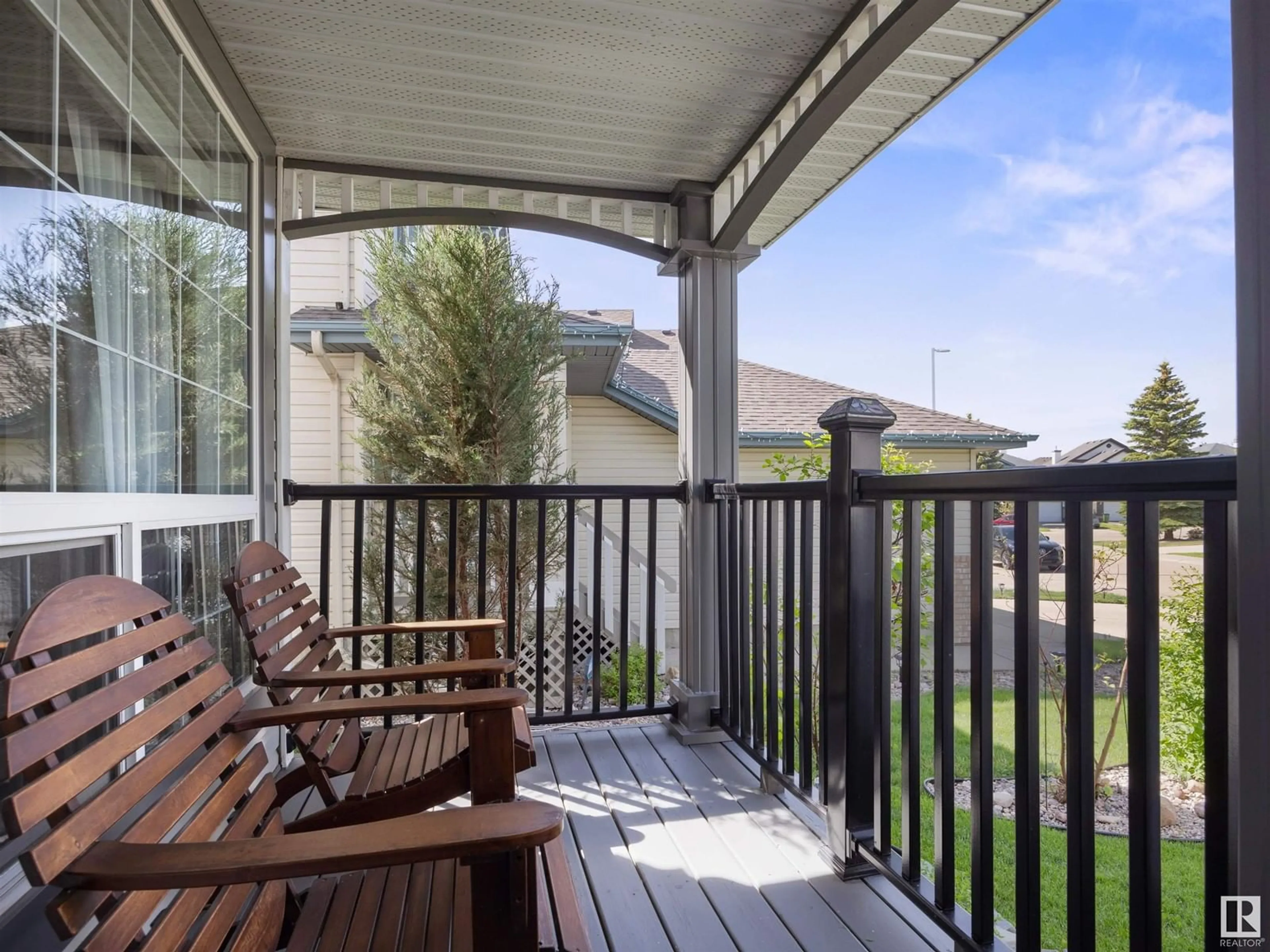 Patio, unknown for 196 COTE CR, Edmonton Alberta T6V1L4
