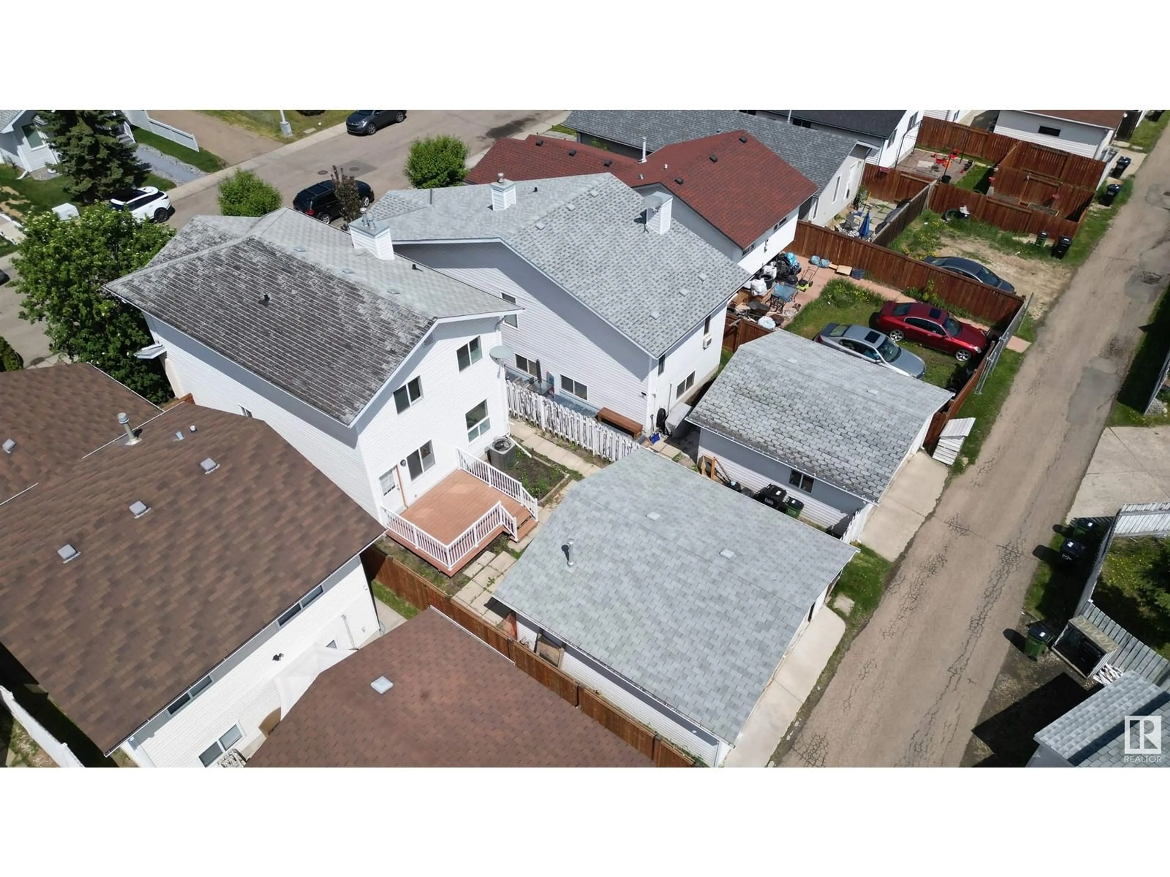 A pic from outside/outdoor area/front of a property/back of a property/a pic from drone, street for NW - 1535 80A ST, Edmonton Alberta T6K4E2