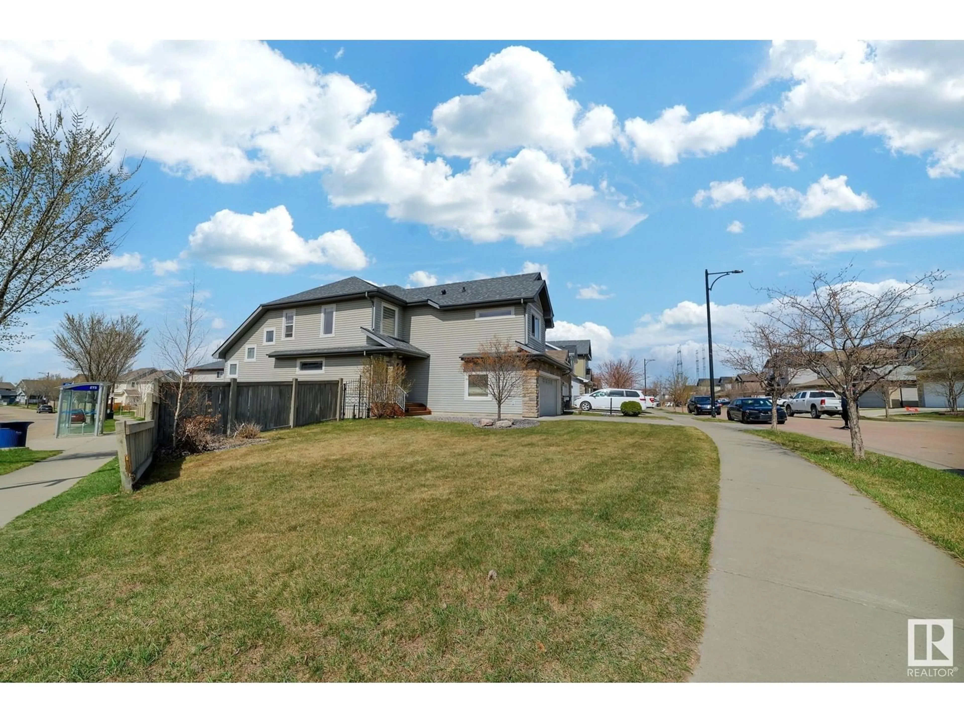 Unknown for 216 55 ST, Edmonton Alberta T6X0L1