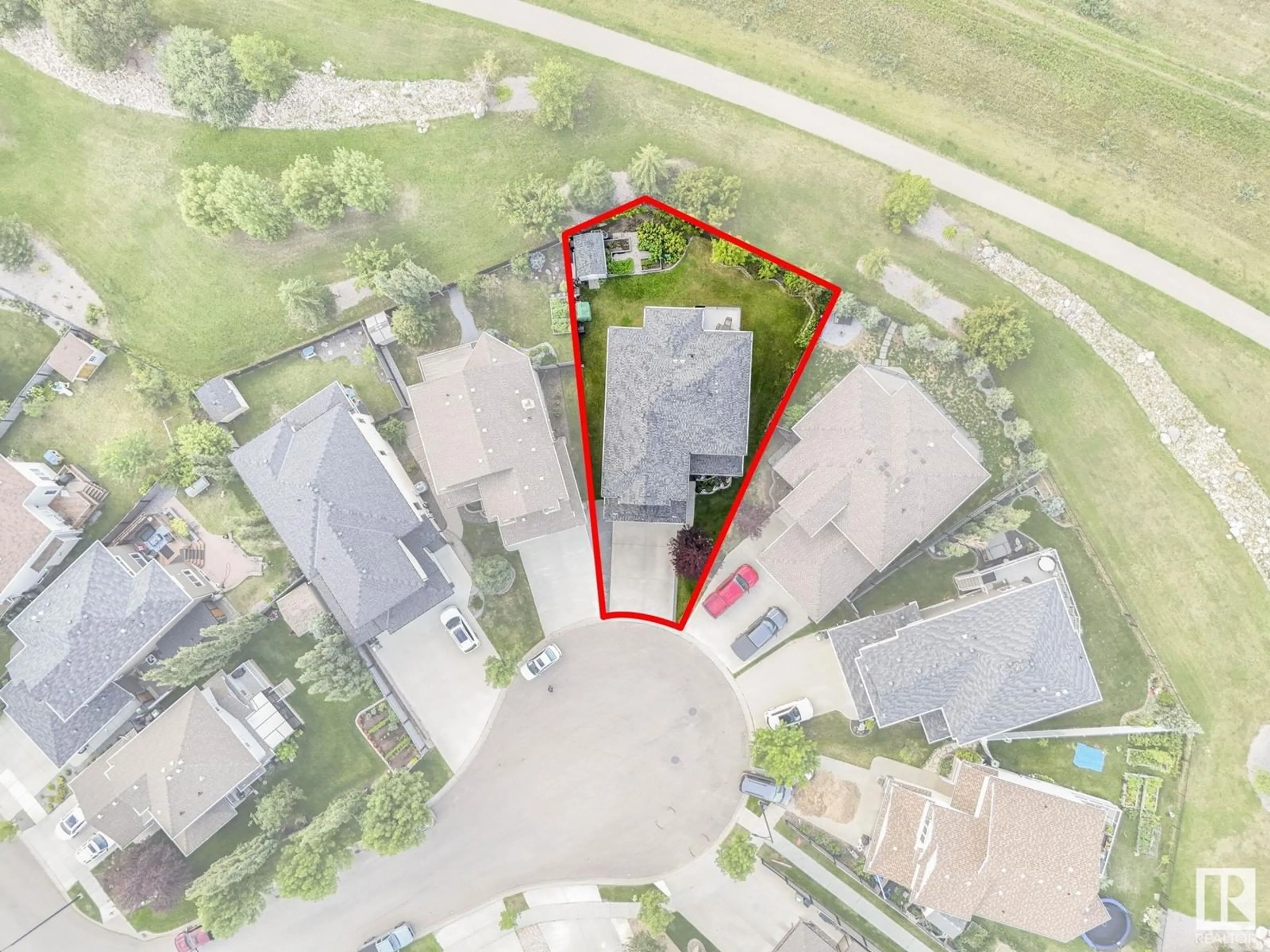 A pic from outside/outdoor area/front of a property/back of a property/a pic from drone, street for 339 BRIDGEPORT PLACE, Leduc Alberta T9E0M2