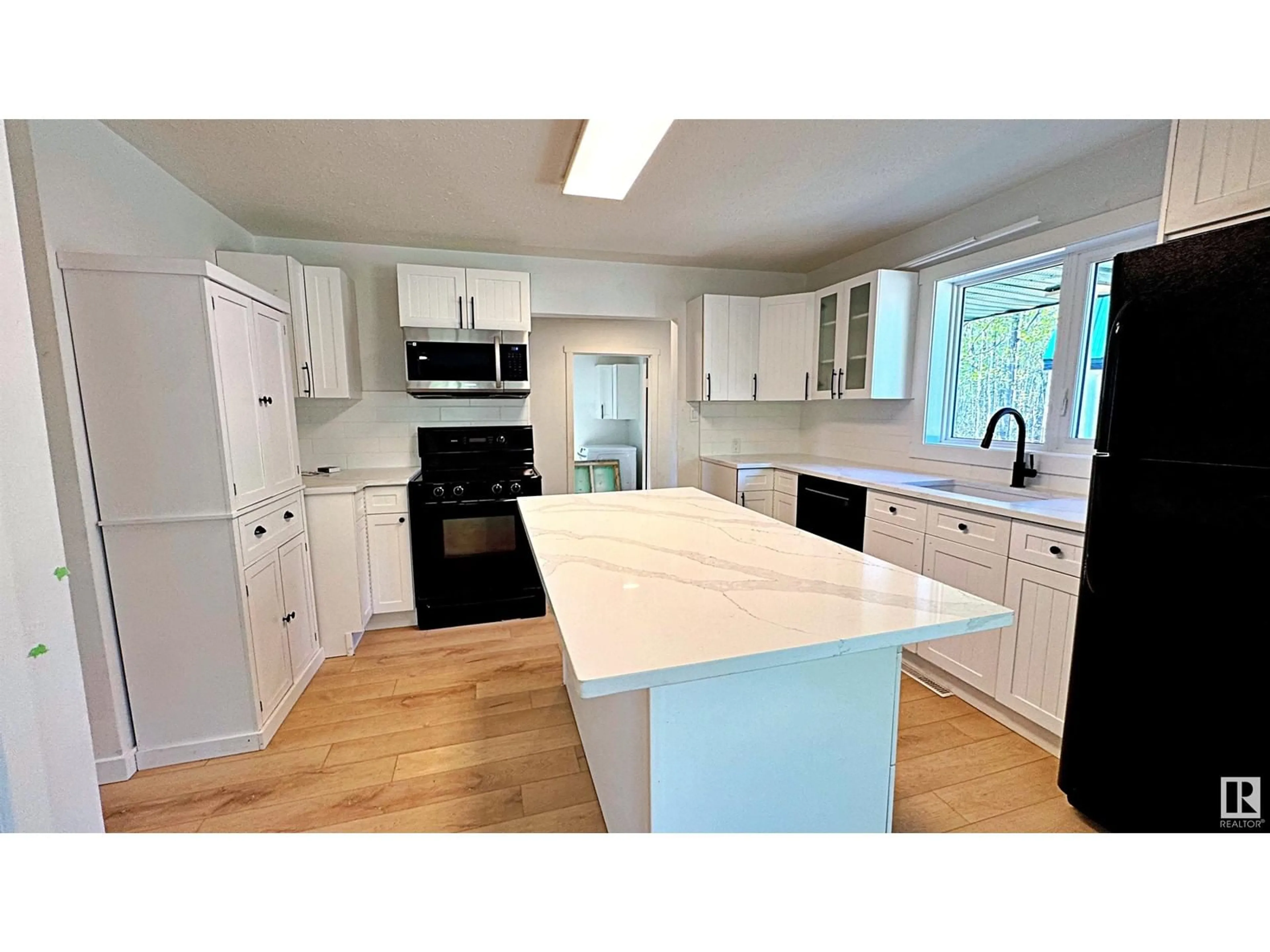 Open concept kitchen, unknown for 620076B HWY 661, Rural Woodlands County Alberta T0G1A0