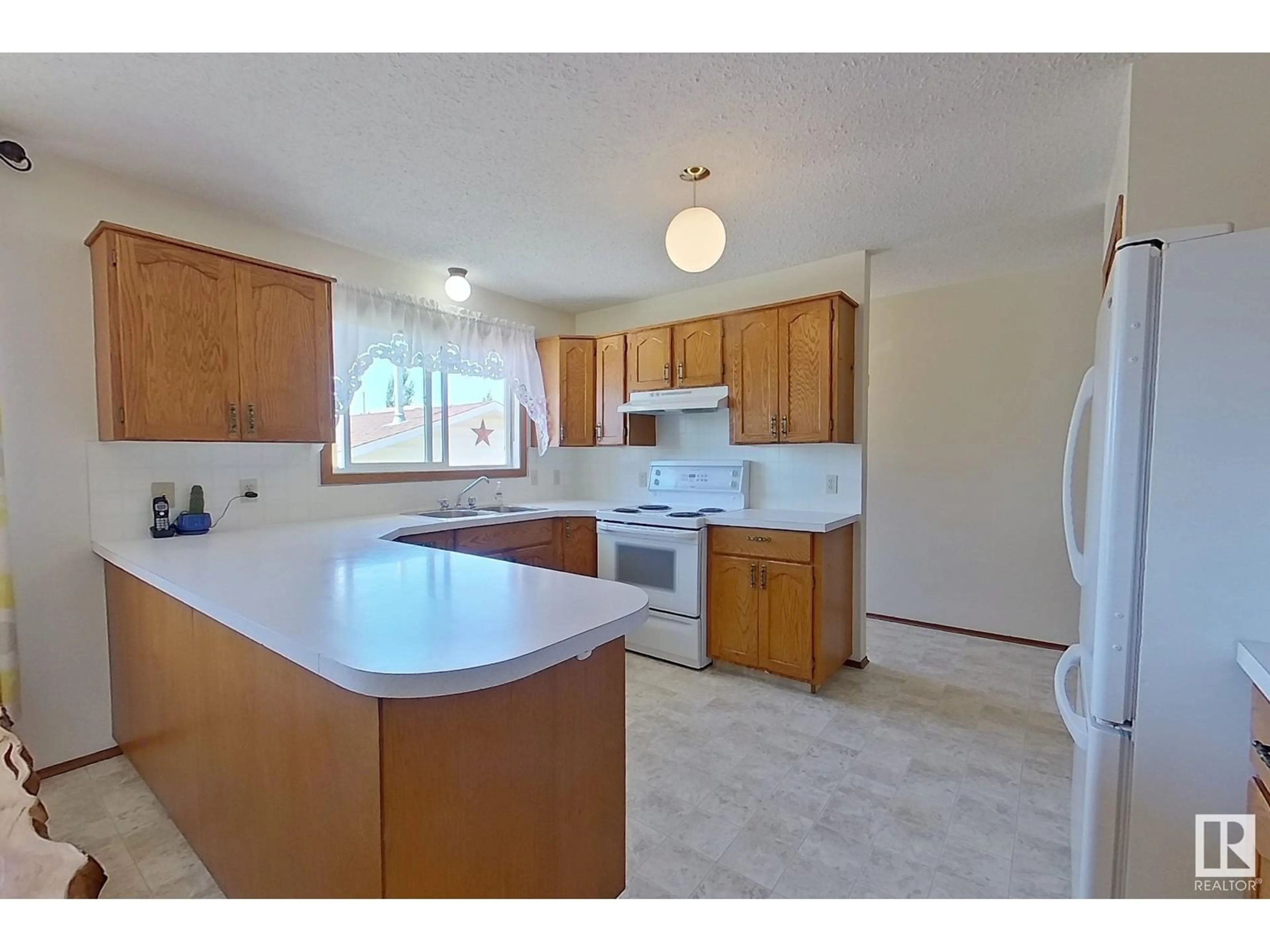 Standard kitchen, unknown for 10707 108 A AV, Westlock Alberta T7P1C5