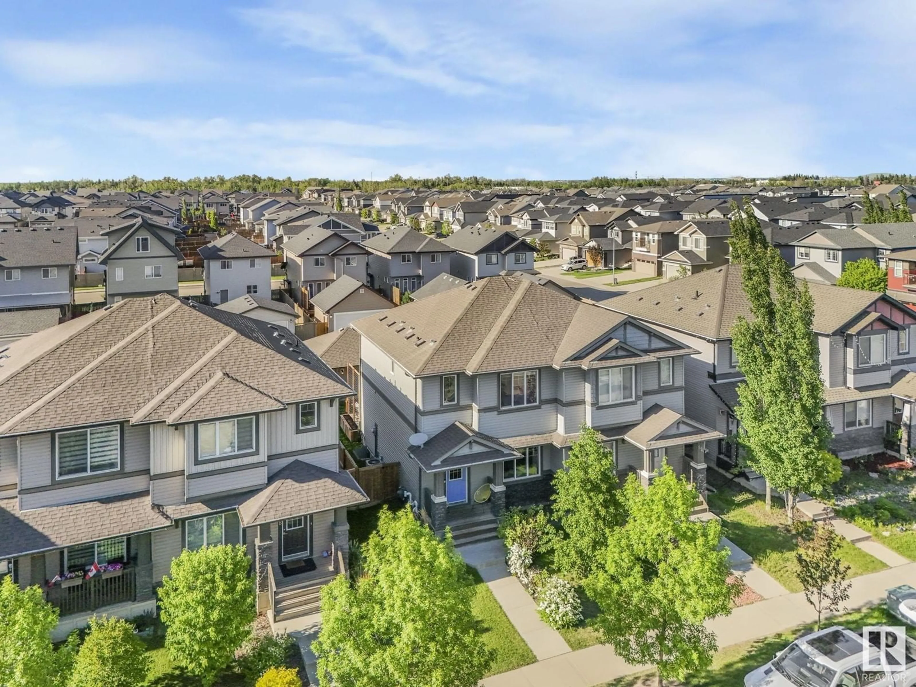 A pic from outside/outdoor area/front of a property/back of a property/a pic from drone, unknown for 526 SECORD BV, Edmonton Alberta T5T7B8