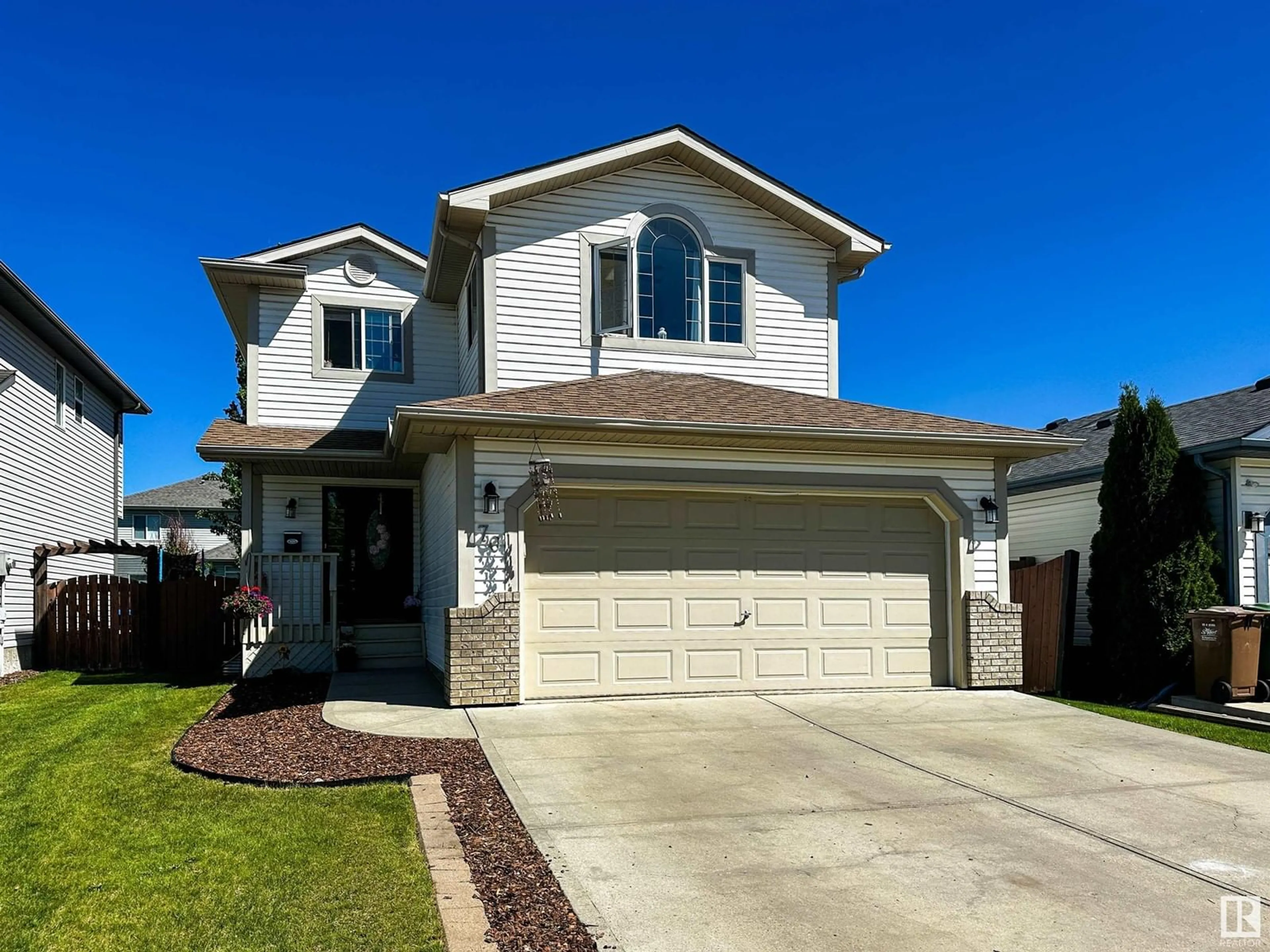 Home with vinyl exterior material, street for 70 DARTMOUTH CR, St. Albert Alberta T8N6N9