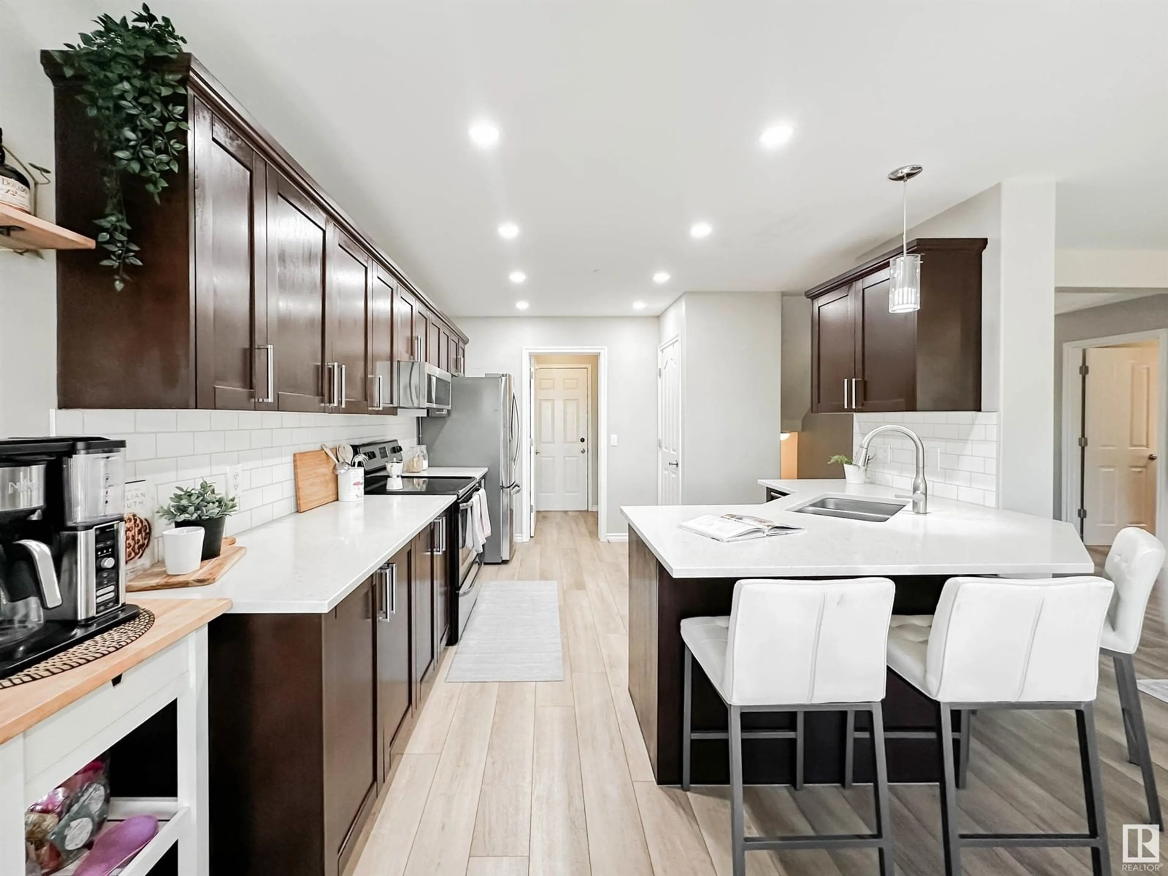 Contemporary kitchen, ceramic/tile floor for 70 DARTMOUTH CR, St. Albert Alberta T8N6N9