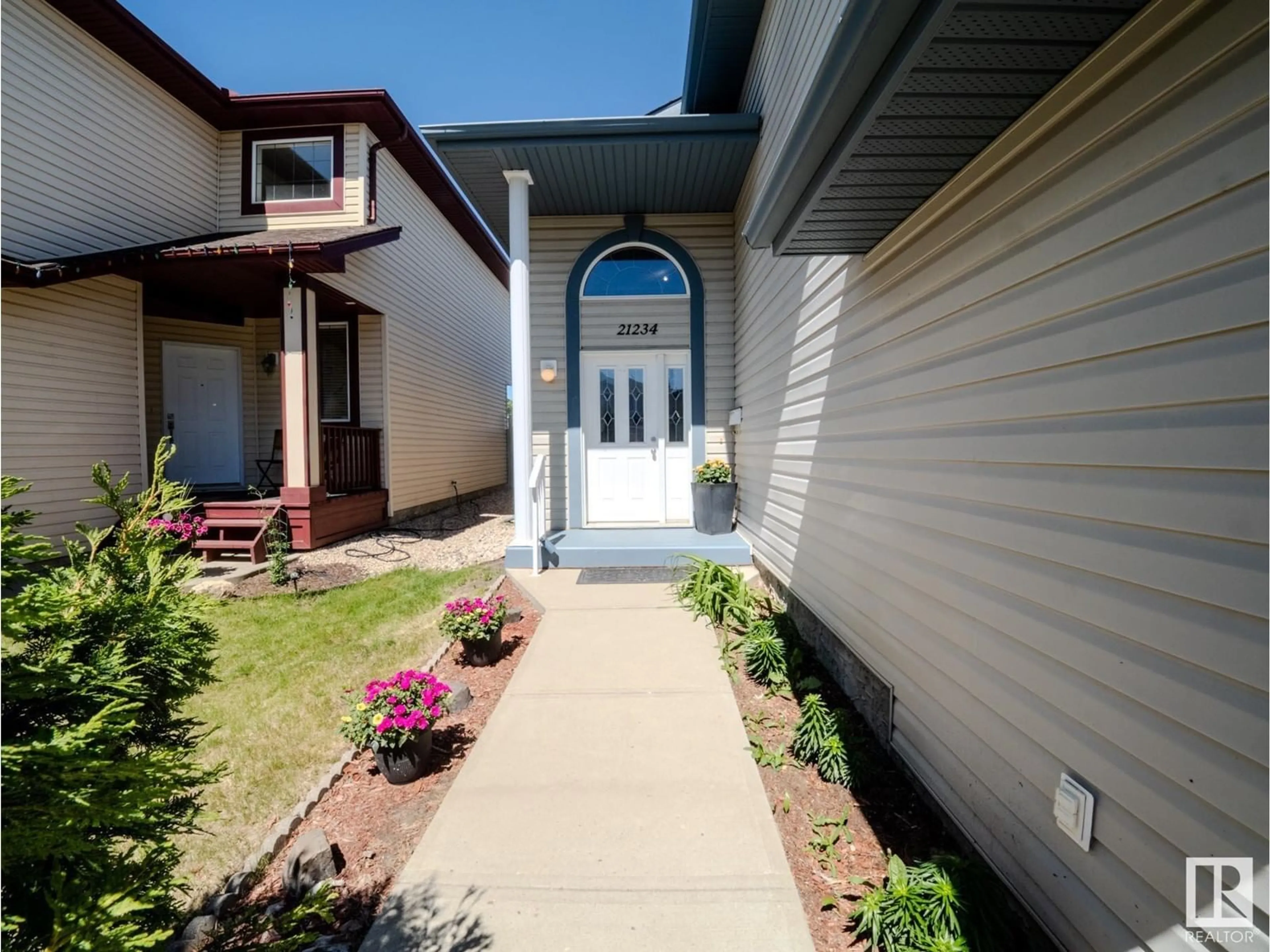 Unknown for NW - 21234 88A AV, Edmonton Alberta T5T6V2