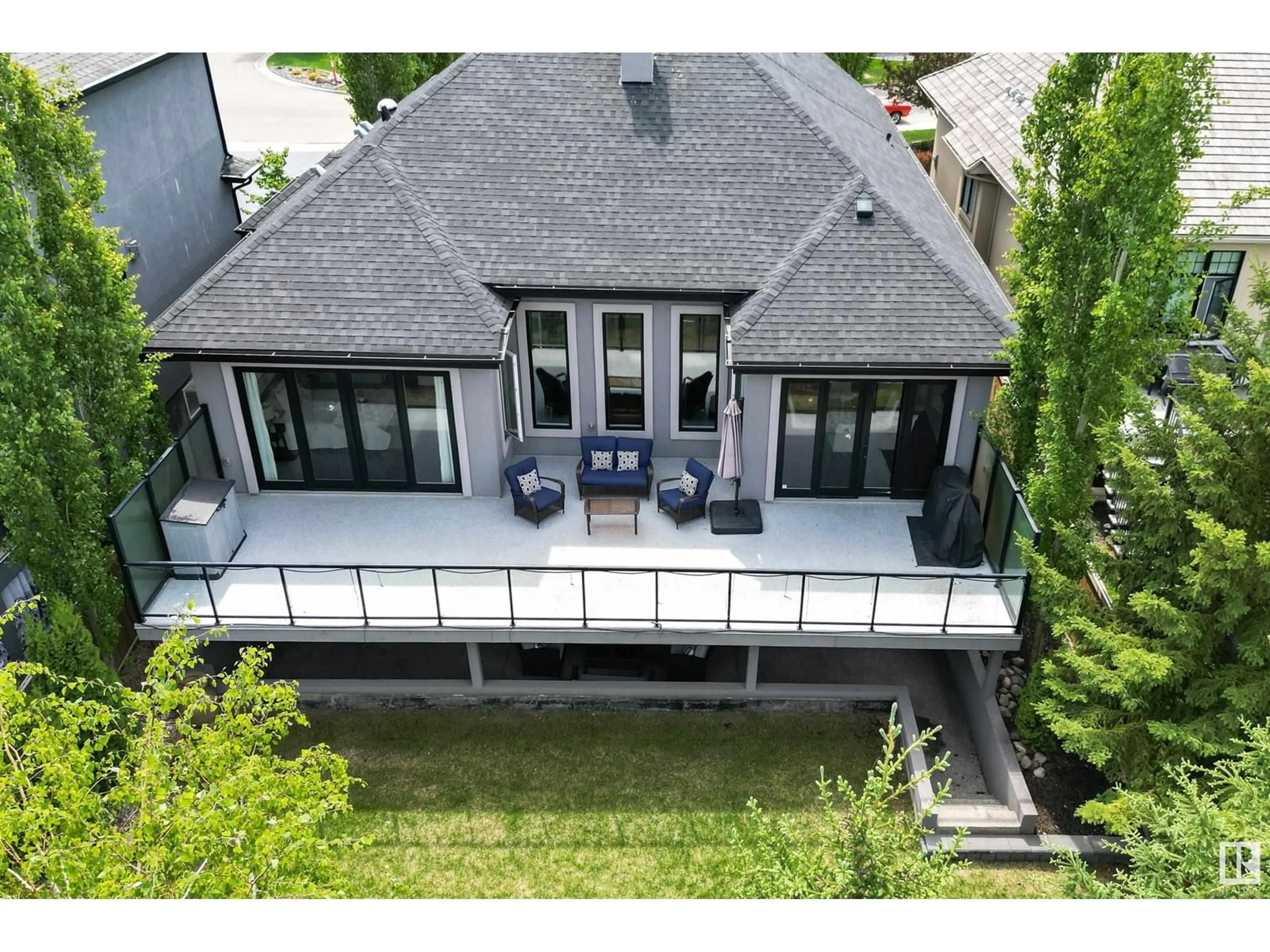 A pic from outside/outdoor area/front of a property/back of a property/a pic from drone, unknown for 1190 ADAMSON DR, Edmonton Alberta T6W0V4