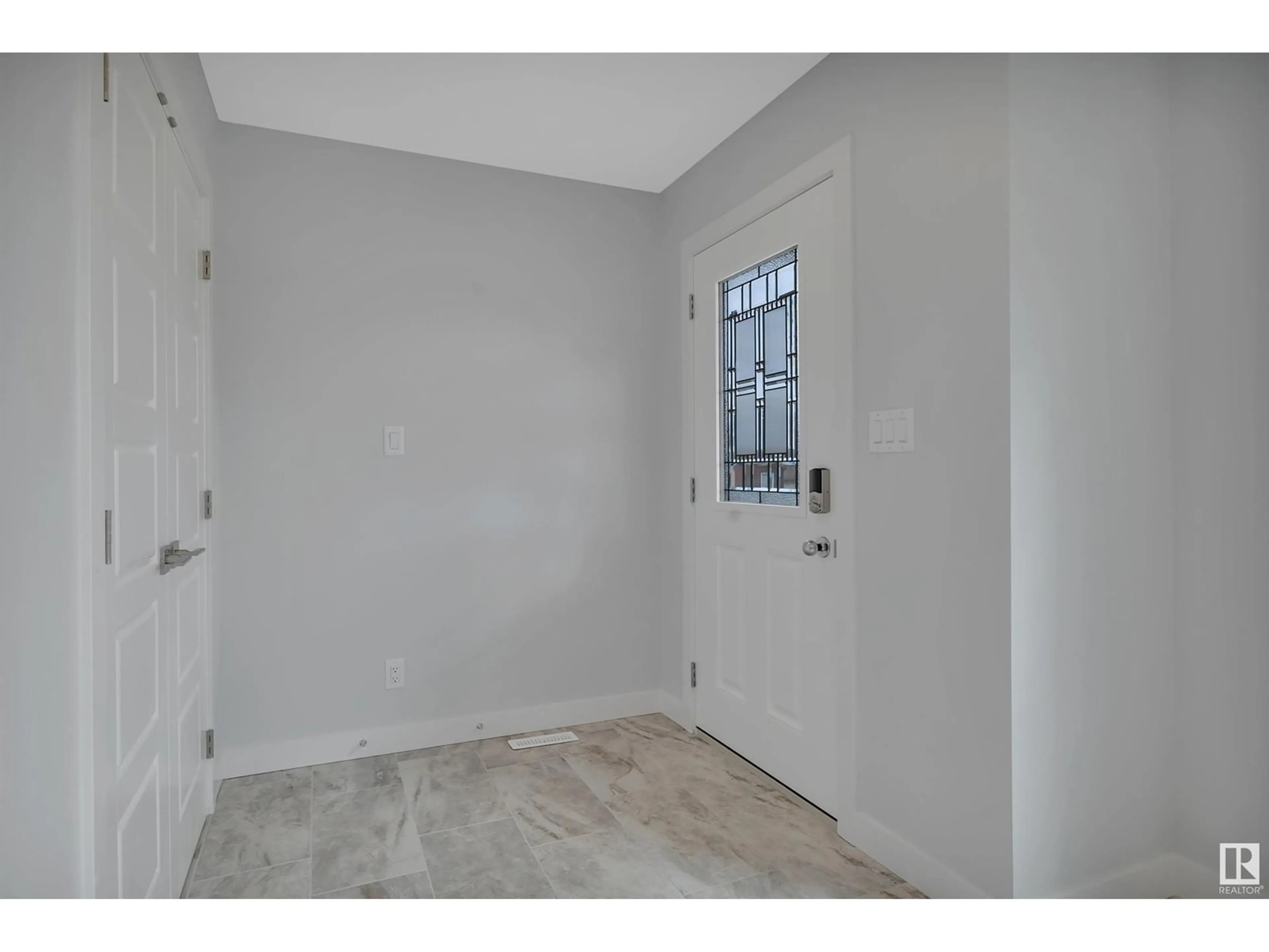 Indoor entryway for 5006 & 5008 48 AV, Leduc Alberta T9E7H7
