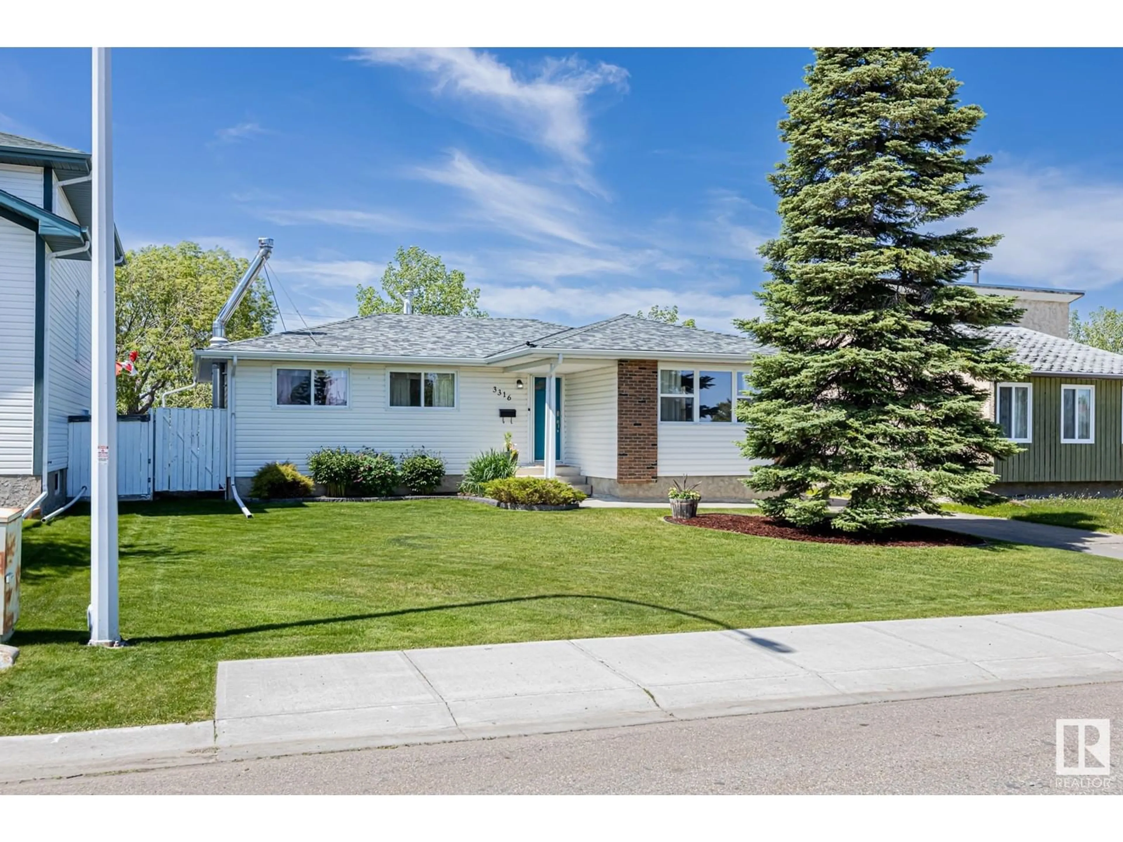 Home with vinyl exterior material, street for 3316 44 ST, Leduc Alberta T9E6B4
