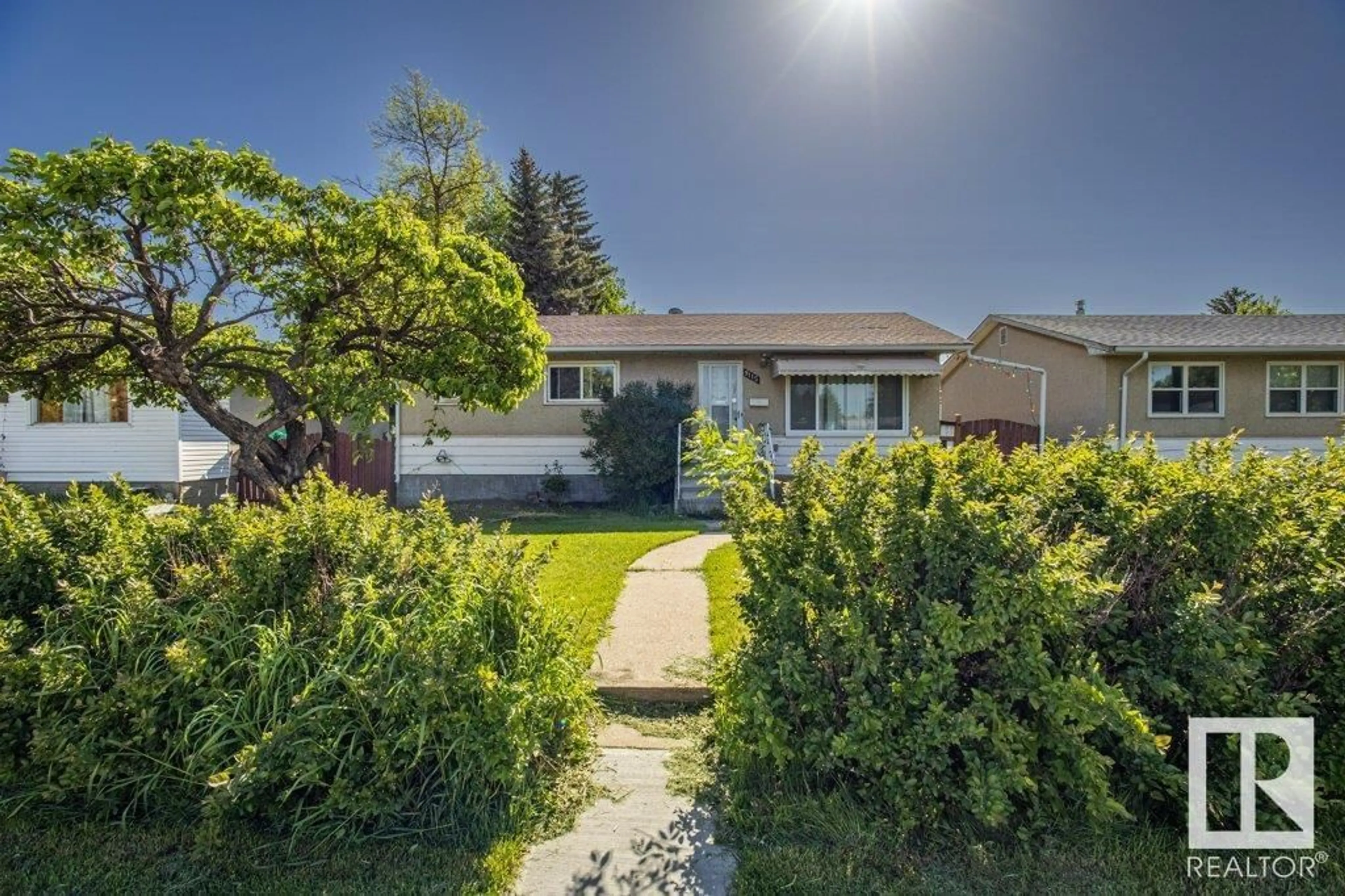 A pic from outside/outdoor area/front of a property/back of a property/a pic from drone, street for NW - 9115 156 ST, Edmonton Alberta T5R1Y9