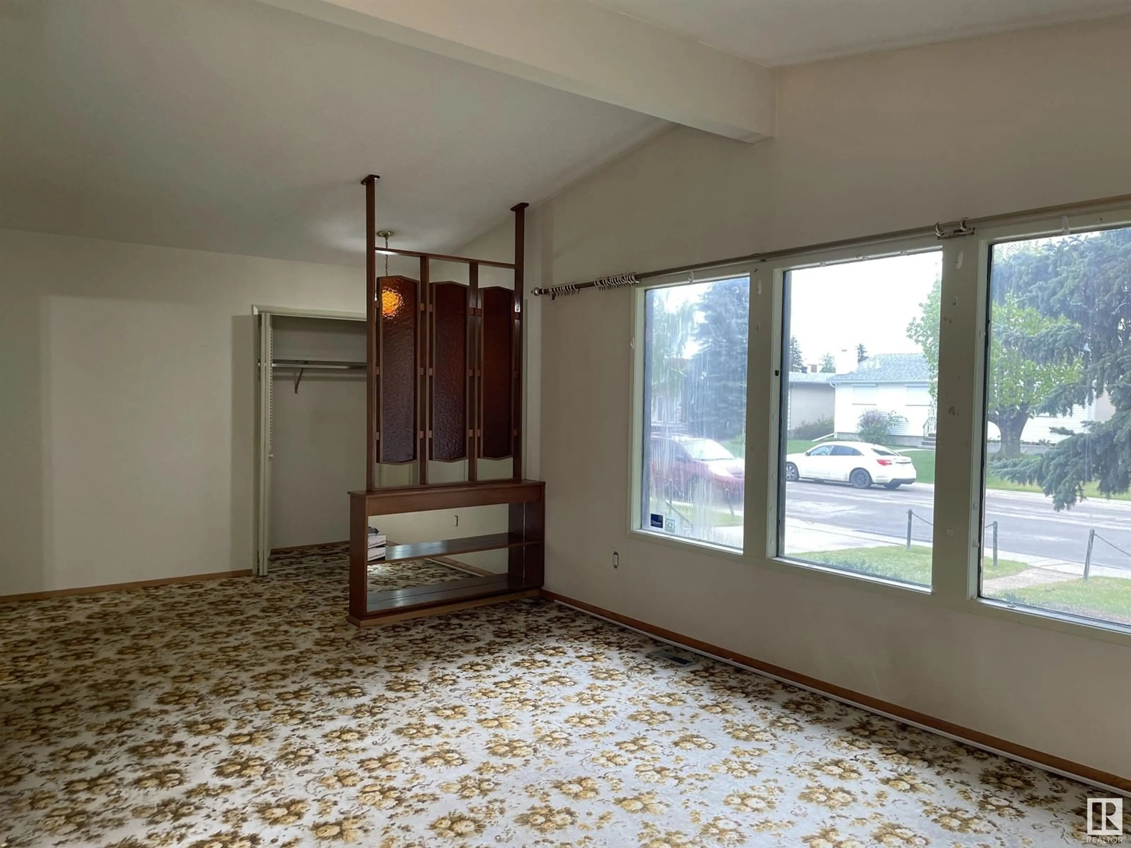 A pic of a room for 9508 145 AV, Edmonton Alberta T5E2J7