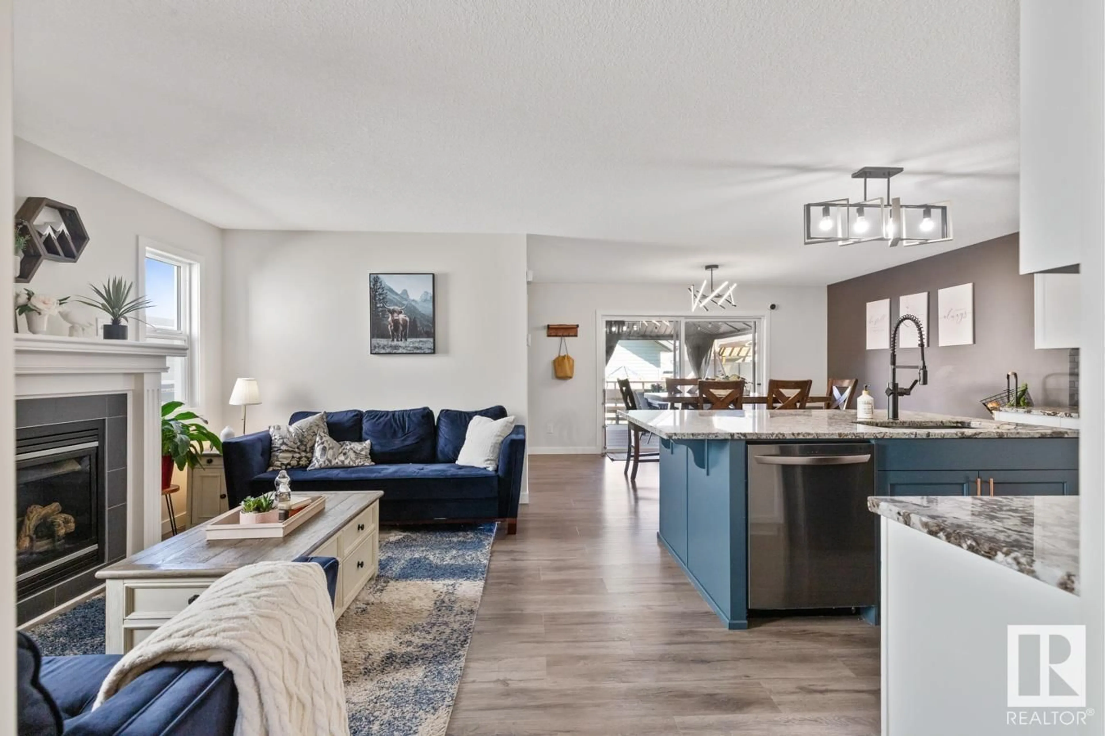 Open concept kitchen, unknown for 6164 17 AV, Edmonton Alberta T6X0W1