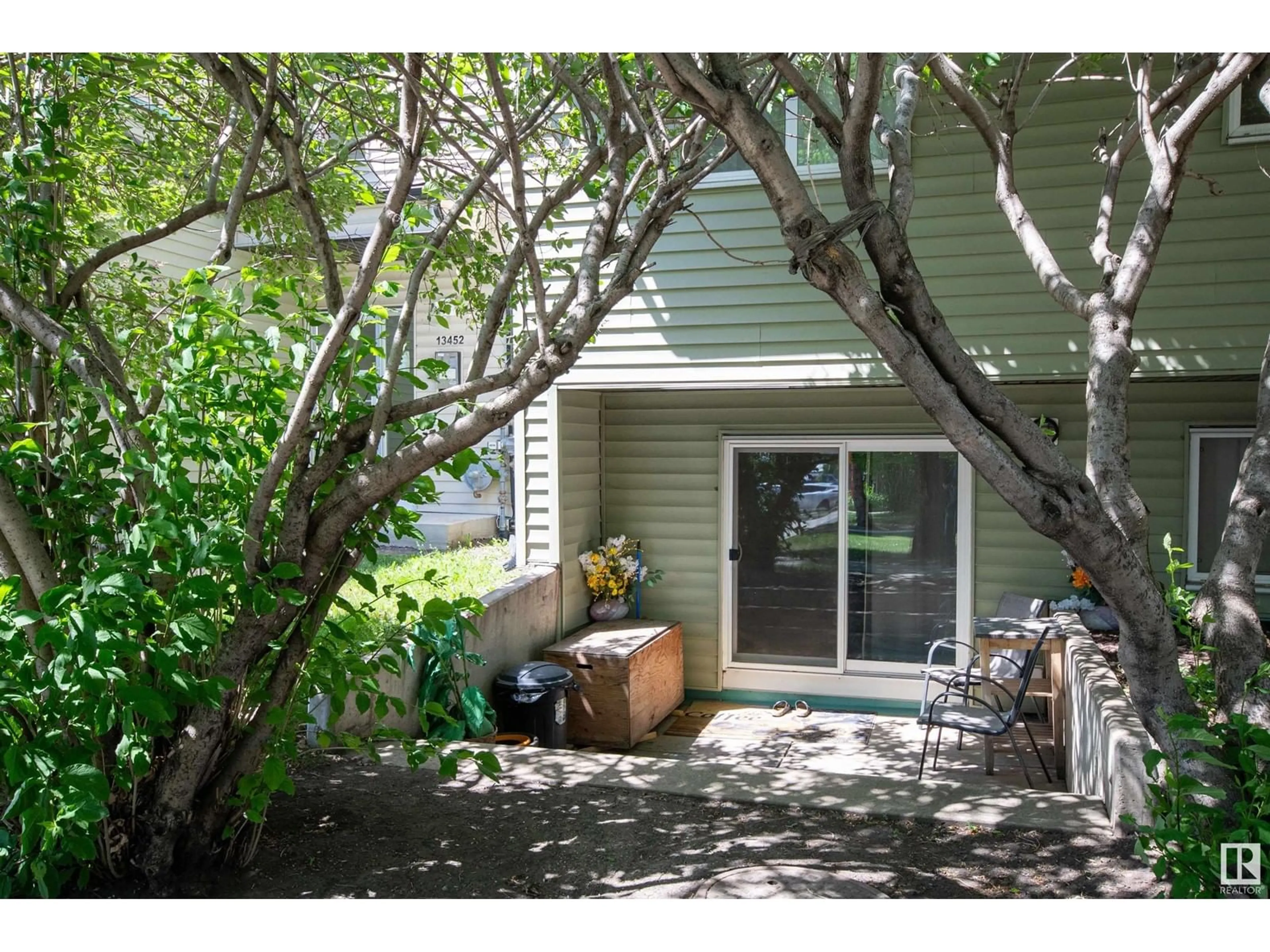 Patio, street for #4 - 13452 FORT RD, Edmonton Alberta T5A1C5