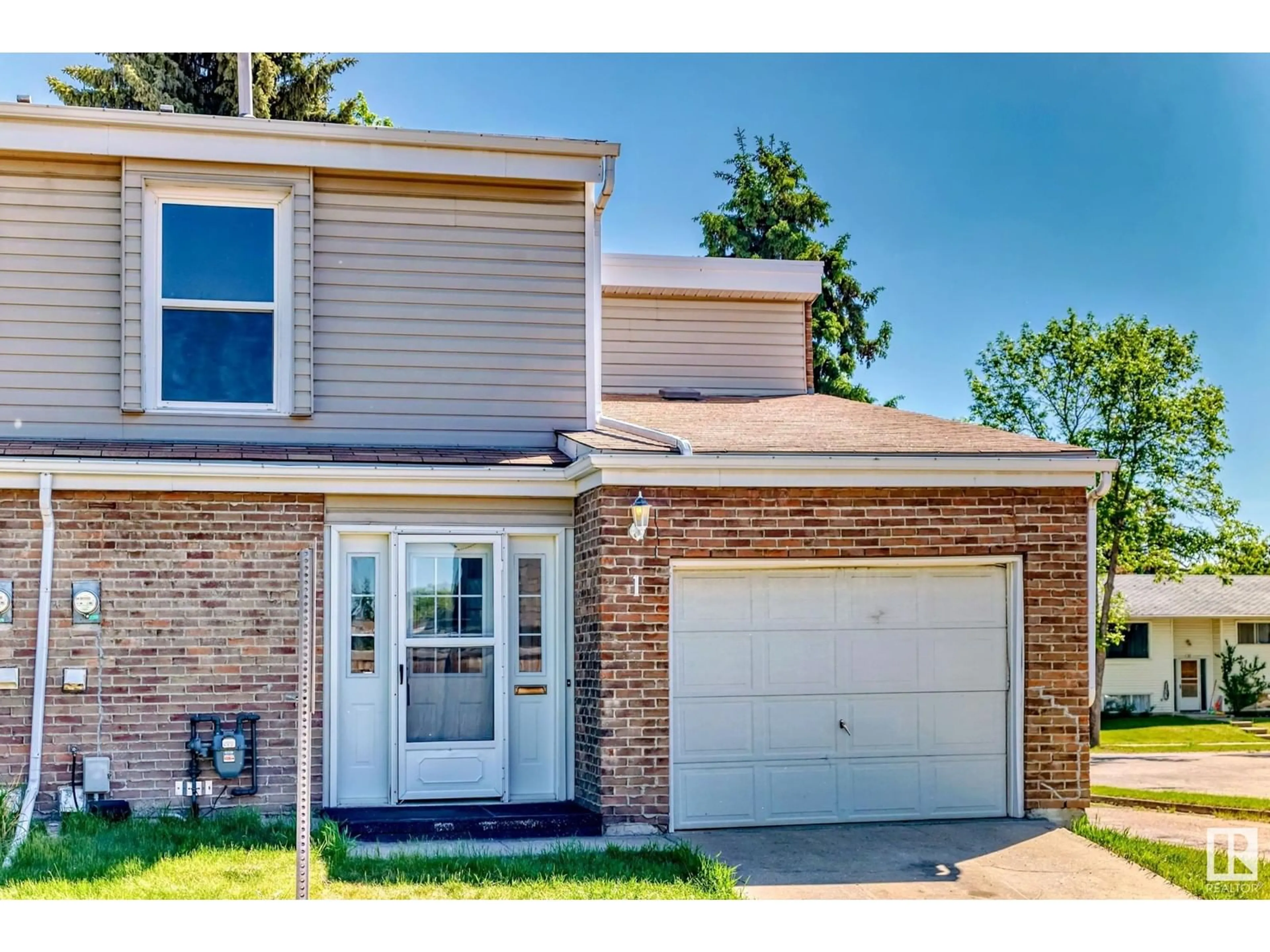 Home with brick exterior material, street for 1 GRANDVIEW RG, St. Albert Alberta T8N1T3