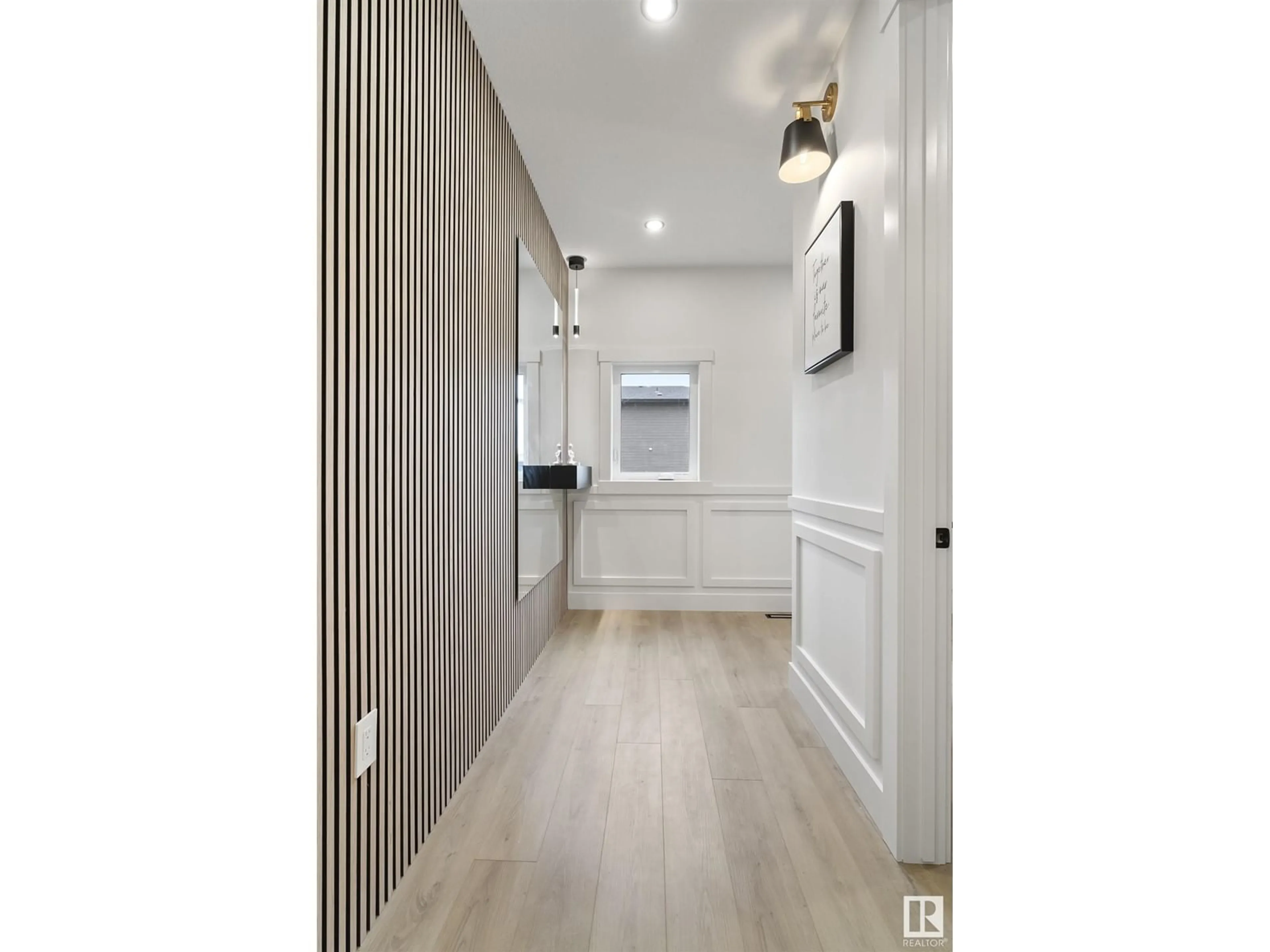 Indoor entryway for 7024 KIVIAQ CRESCENT, Edmonton Alberta T6W5R2