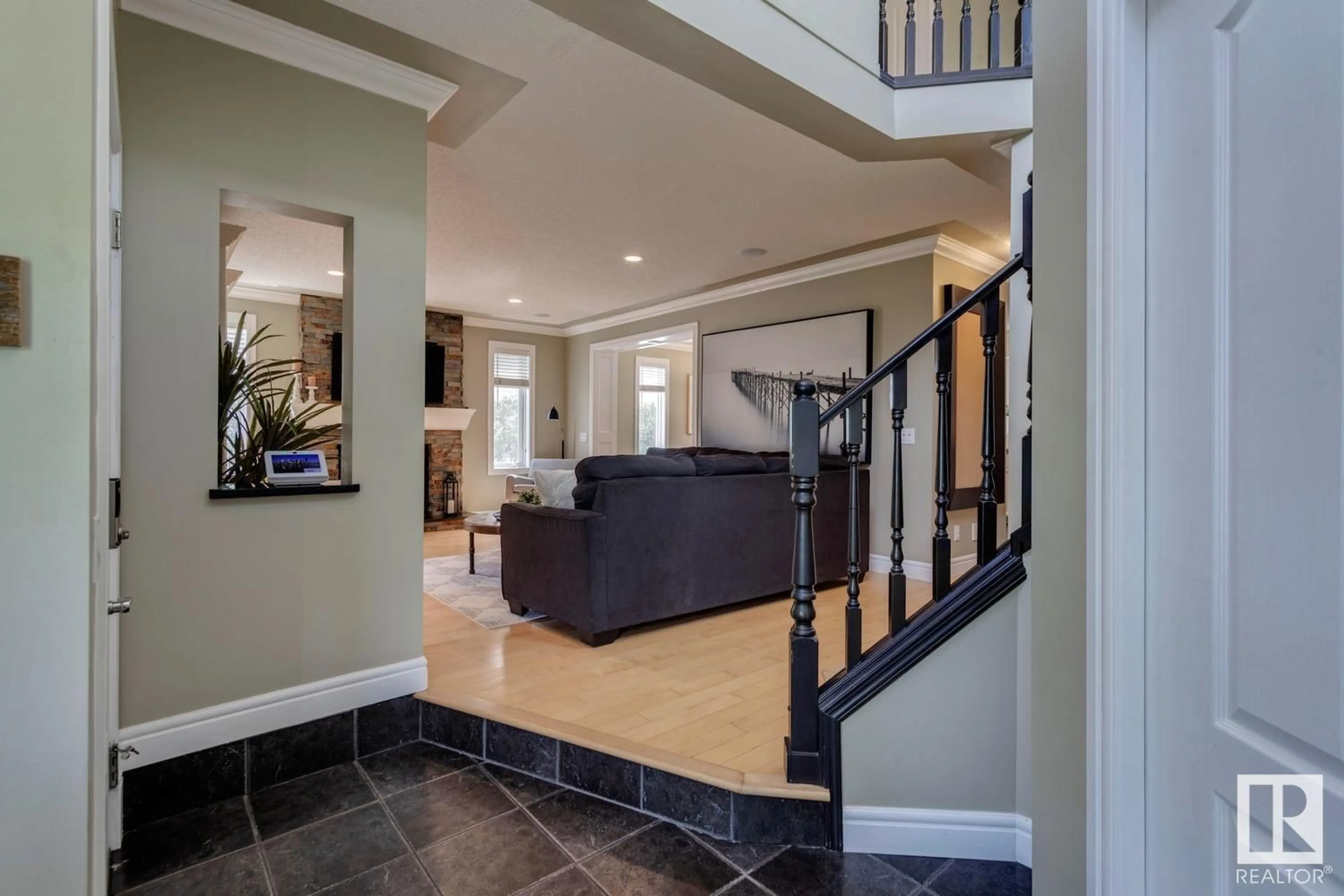 Indoor foyer for 26 OAKRIDGE DR, St. Albert Alberta T8N6E7